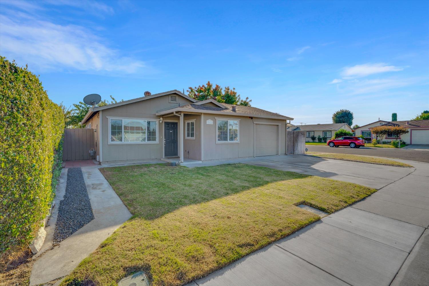 Detail Gallery Image 4 of 37 For 362 Mingo Way, Lathrop,  CA 95330 - 3 Beds | 2 Baths