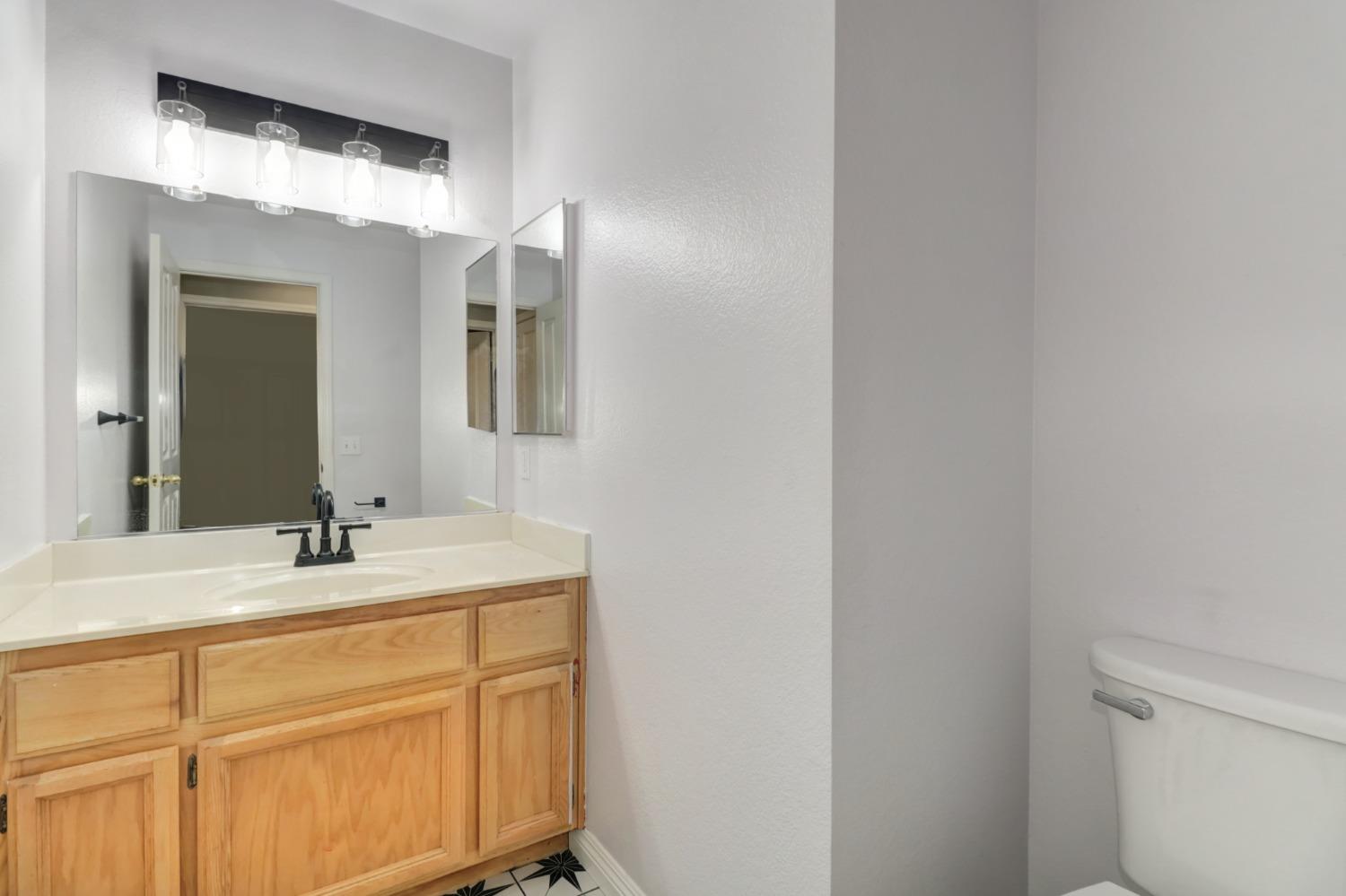 Detail Gallery Image 34 of 48 For 2113 Cargill Way, Roseville,  CA 95747 - 4 Beds | 2/1 Baths