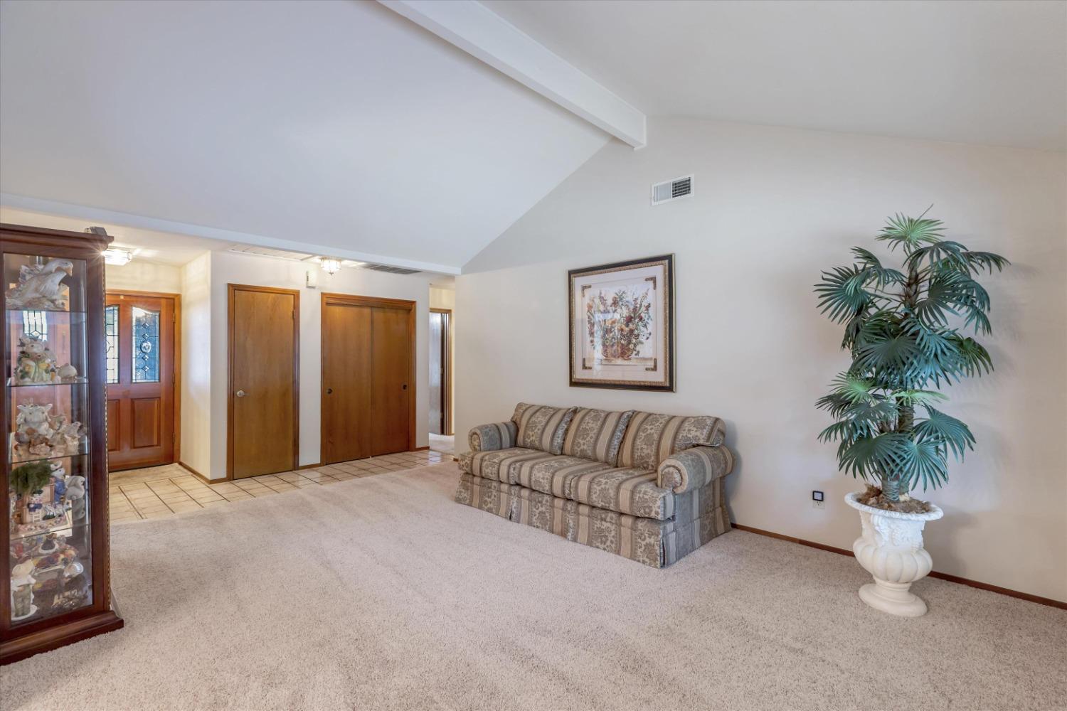 Detail Gallery Image 18 of 43 For 3982 Argonaut Ave, Rocklin,  CA 95677 - 3 Beds | 2/1 Baths