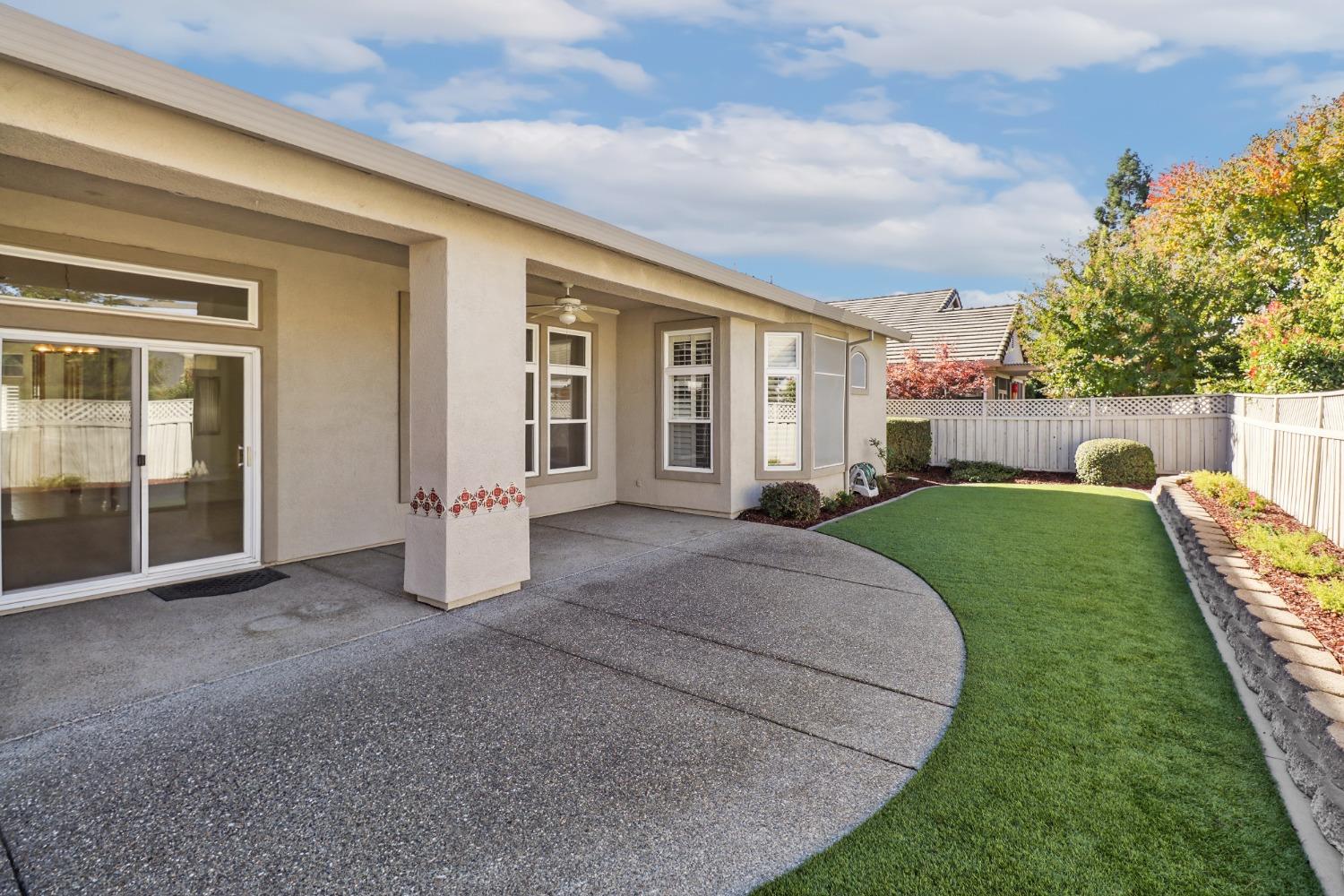 Detail Gallery Image 2 of 34 For 8033 Steamboat Ln, Roseville,  CA 95747 - 3 Beds | 2 Baths