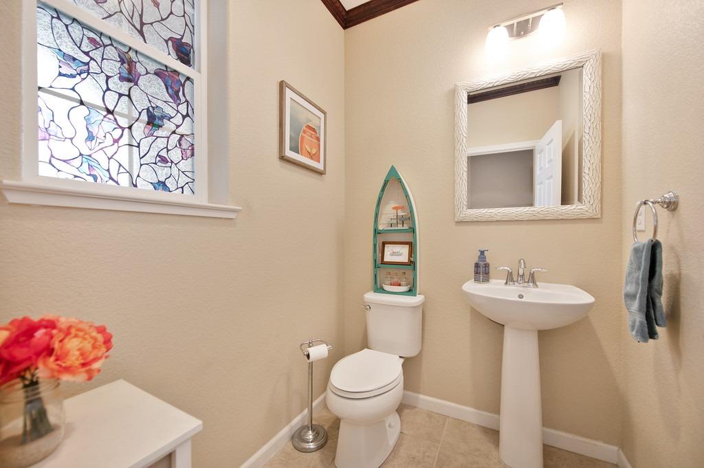 Detail Gallery Image 5 of 33 For 9709 Tribeca Dr, Sacramento,  CA 95829 - 3 Beds | 2/1 Baths