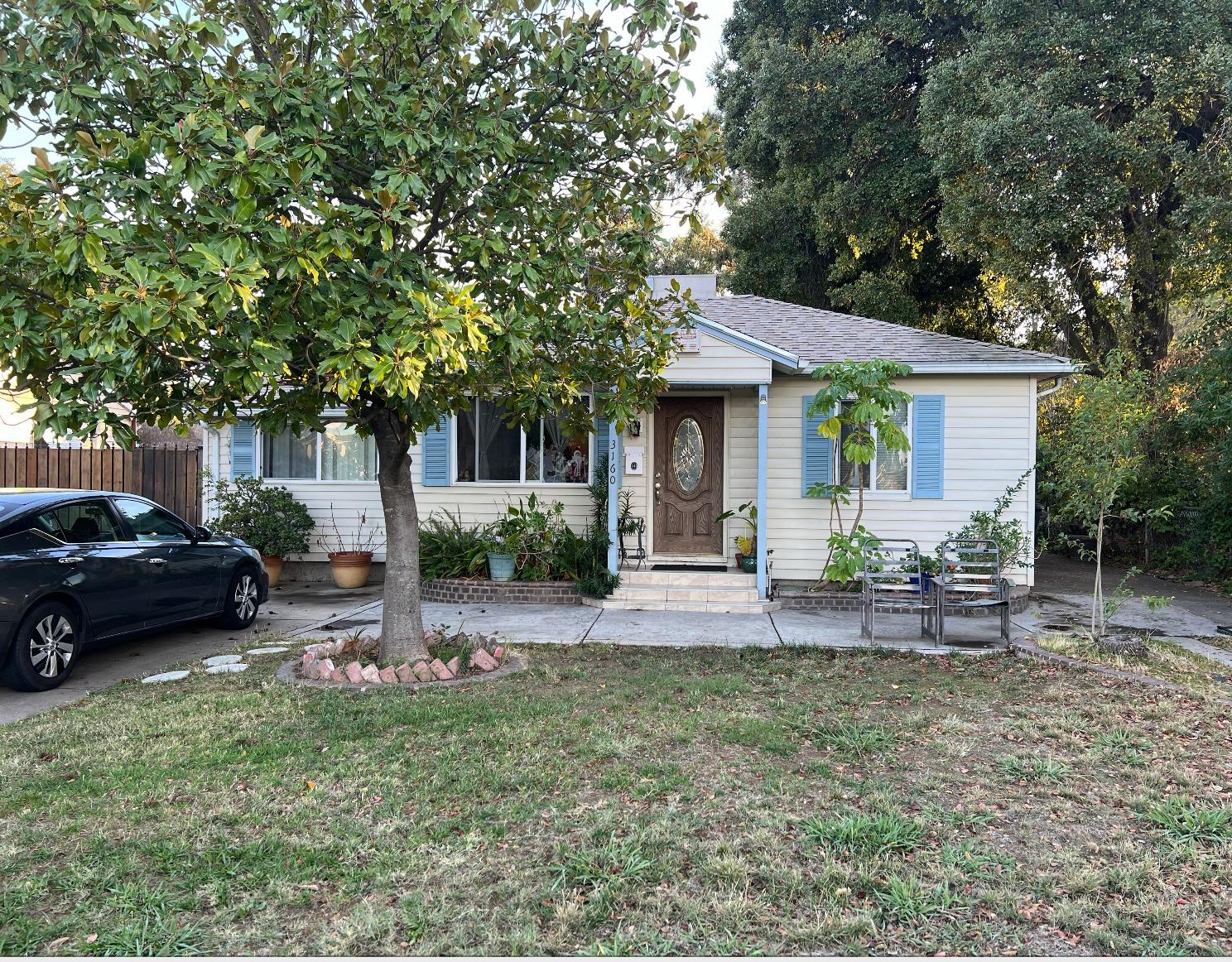 Detail Gallery Image 1 of 9 For 3160 32nd Ave, Sacramento,  CA 95824 - 3 Beds | 1 Baths