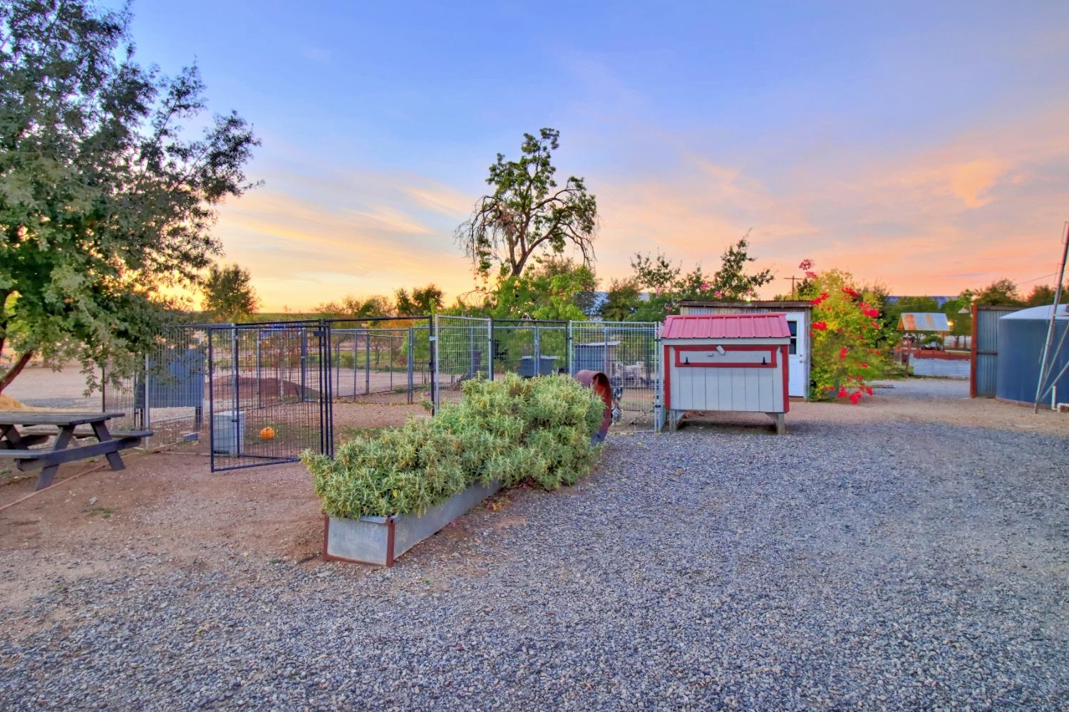 Detail Gallery Image 64 of 72 For 32640 County Road 19, Woodland,  CA 95695 - 7 Beds | 4/1 Baths