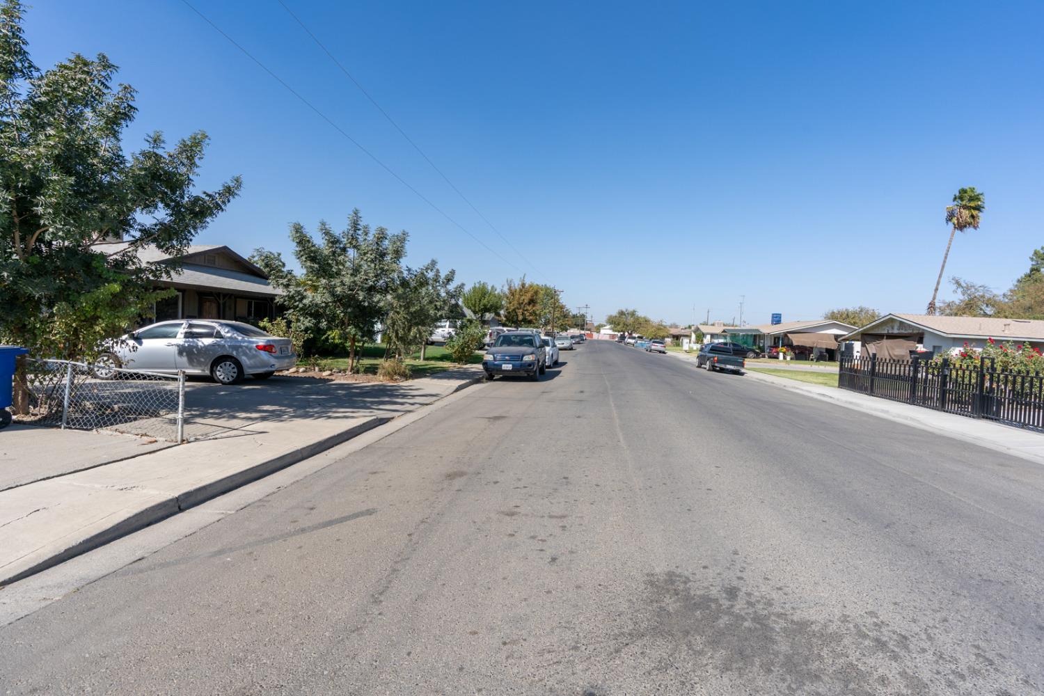 Detail Gallery Image 2 of 27 For 1790 Corregidor Ave, Firebaugh,  CA 93622 - 3 Beds | 1 Baths