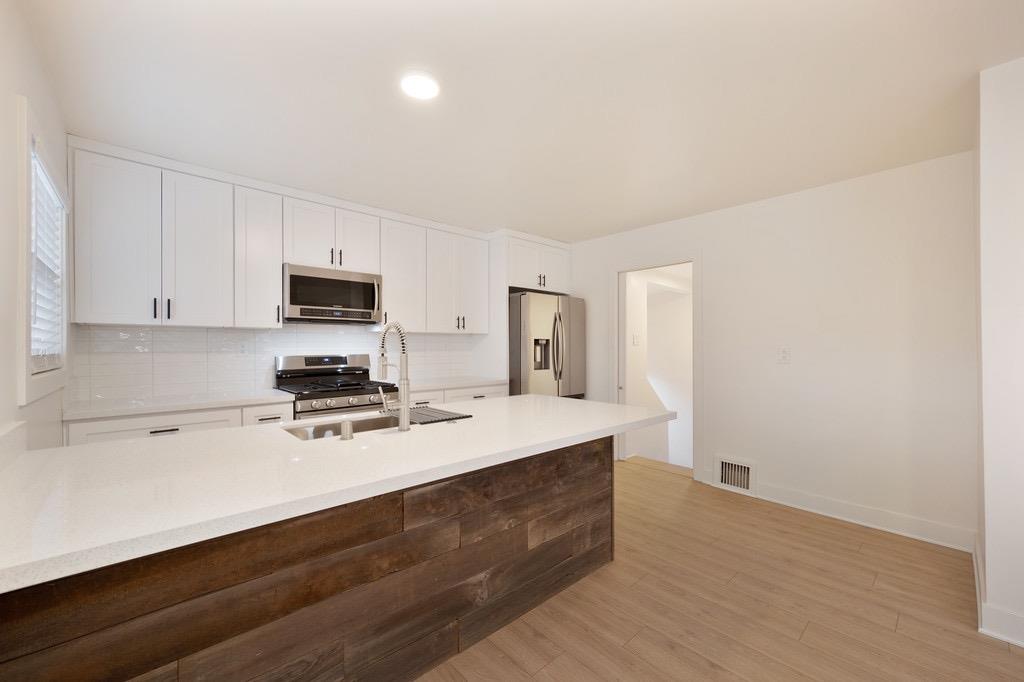 Detail Gallery Image 9 of 40 For 2953 Del Paso Blvd, Sacramento,  CA 95815 - 2 Beds | 2 Baths