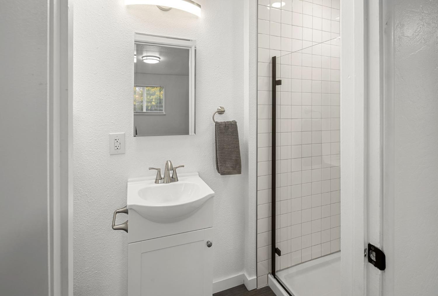 Detail Gallery Image 20 of 25 For 1001 Elm St, Roseville,  CA 95678 - 3 Beds | 2 Baths