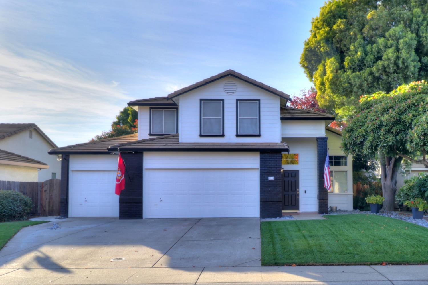 Detail Gallery Image 2 of 48 For 2113 Cargill Way, Roseville,  CA 95747 - 4 Beds | 2/1 Baths