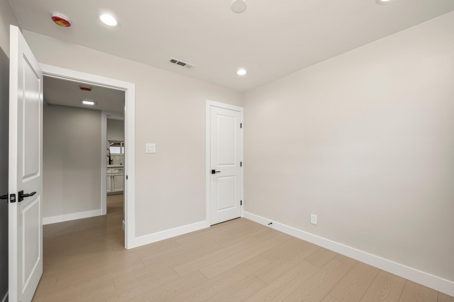 Detail Gallery Image 34 of 35 For 1529 Michigan Blvd, West Sacramento,  CA 95691 - 3 Beds | 1 Baths