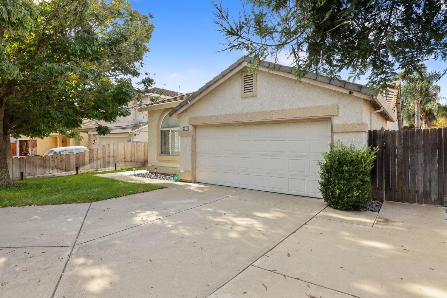 Detail Gallery Image 4 of 40 For 3313 Copeland Ct, Modesto,  CA 95355 - 4 Beds | 3 Baths