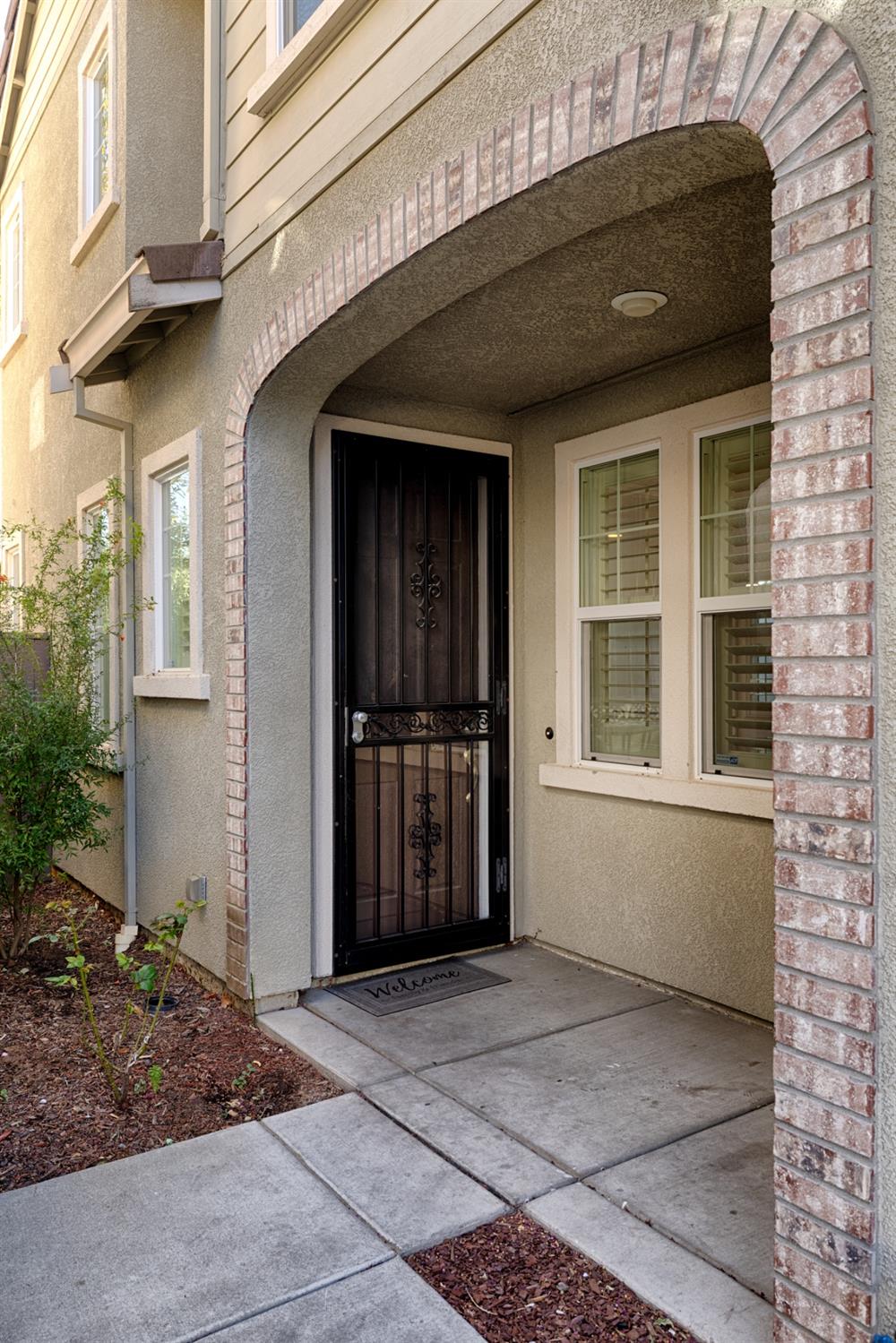 Detail Gallery Image 3 of 31 For 1400 Impressionist Loop, Roseville,  CA 95747 - 3 Beds | 2/1 Baths