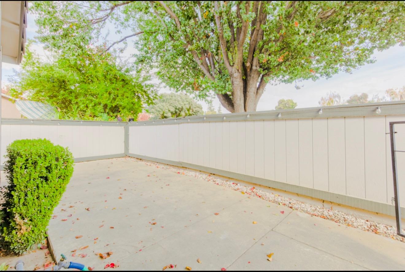 Detail Gallery Image 4 of 29 For 3921 Pheasant Ln, Modesto,  CA 95356 - 3 Beds | 2 Baths