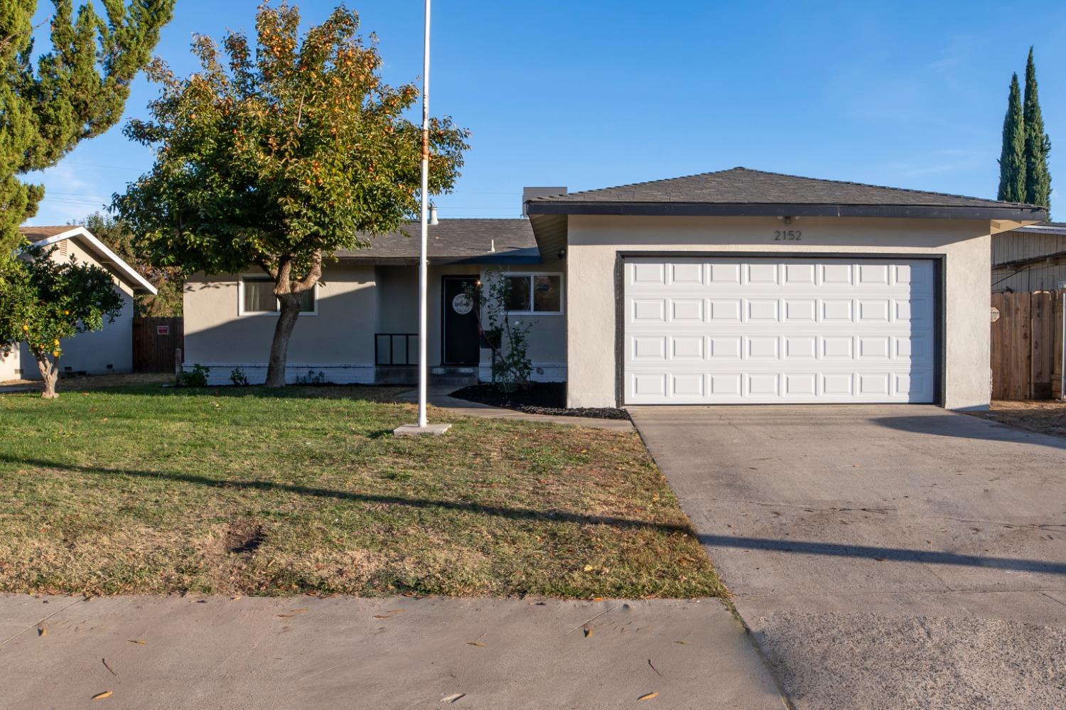 Detail Gallery Image 1 of 15 For 2152 1st St, Atwater,  CA 95301 - 3 Beds | 2 Baths