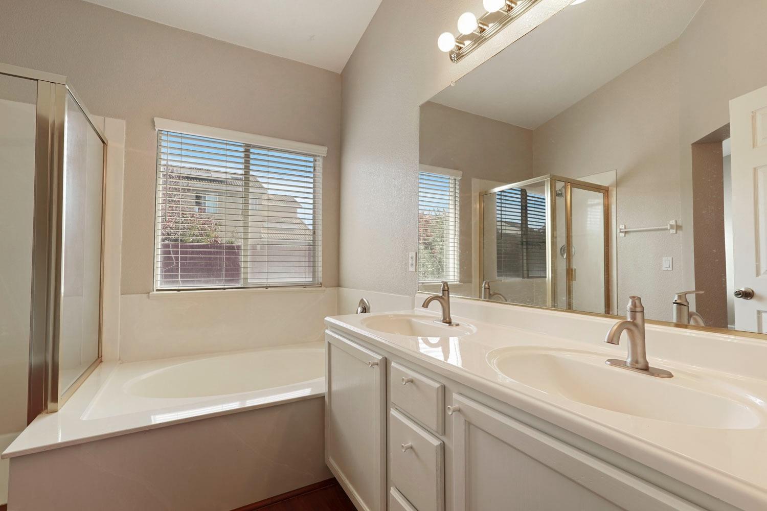 Detail Gallery Image 27 of 47 For 9328 Snow Creek Ct, Stockton,  CA 95212 - 3 Beds | 2 Baths