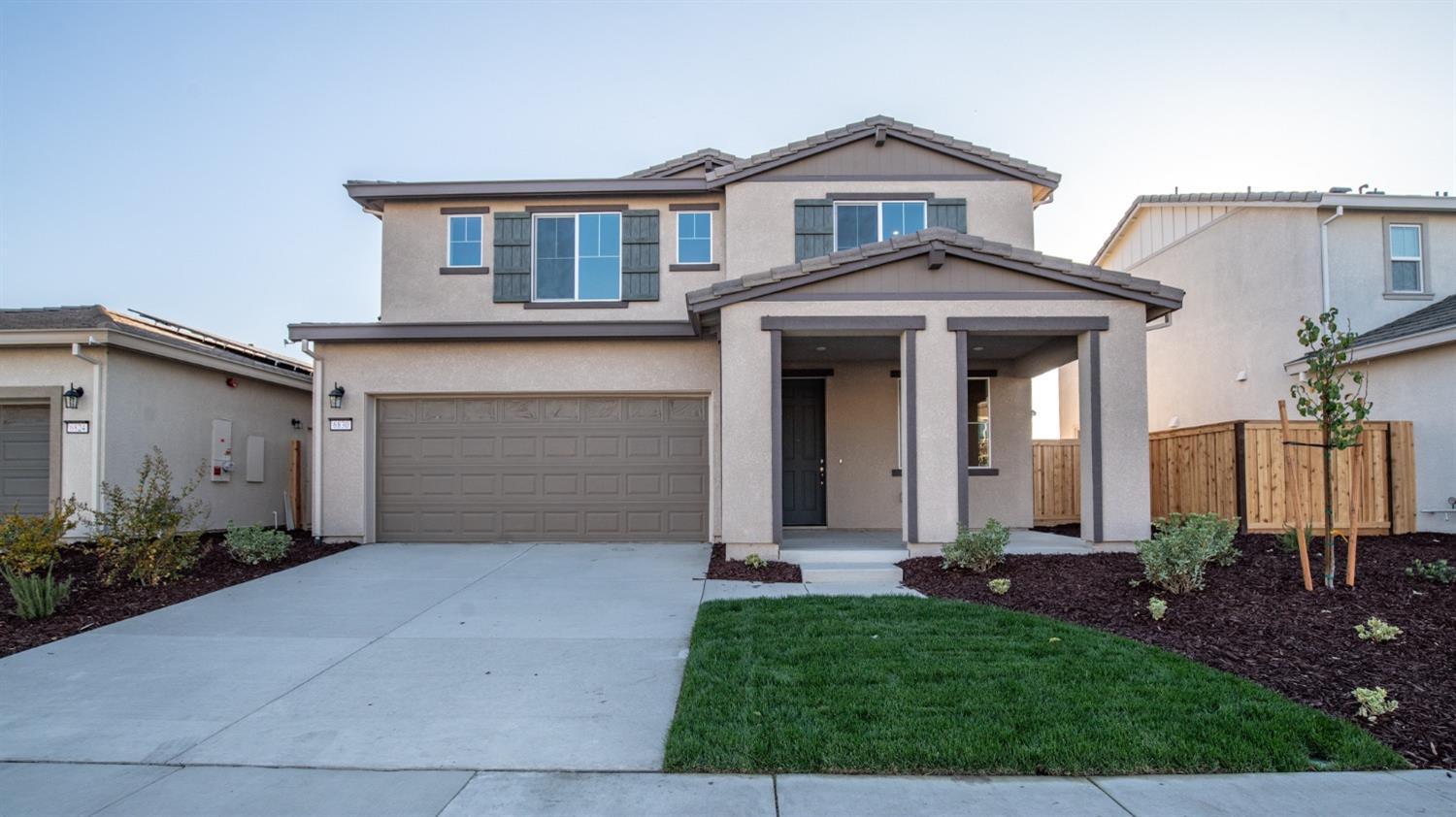 Detail Gallery Image 2 of 38 For 6830 Mount Elbrus Way, Stockton,  CA 95219 - 4 Beds | 2/1 Baths