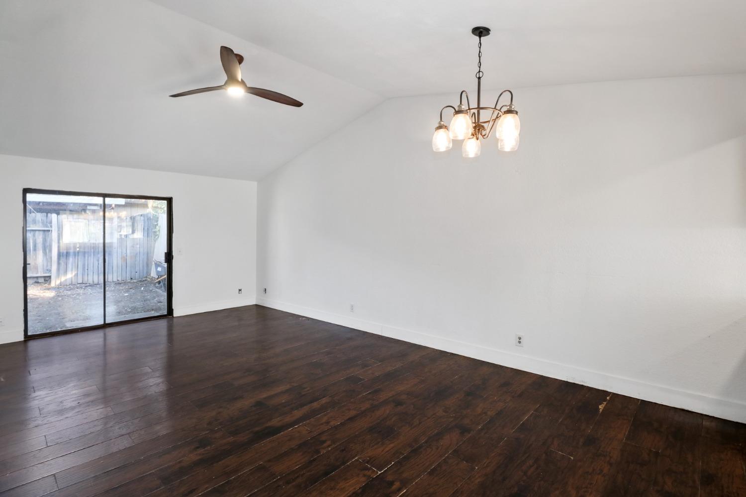 Detail Gallery Image 3 of 25 For 5502 Tyler St, Sacramento,  CA 95842 - 3 Beds | 2 Baths