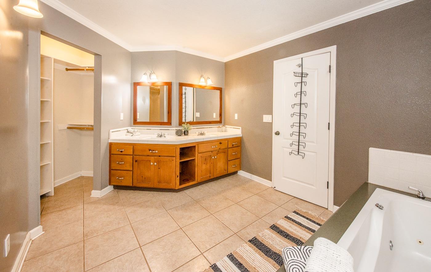 Detail Gallery Image 12 of 24 For 410 Casa Linda Dr, Woodland,  CA 95695 - 3 Beds | 2 Baths