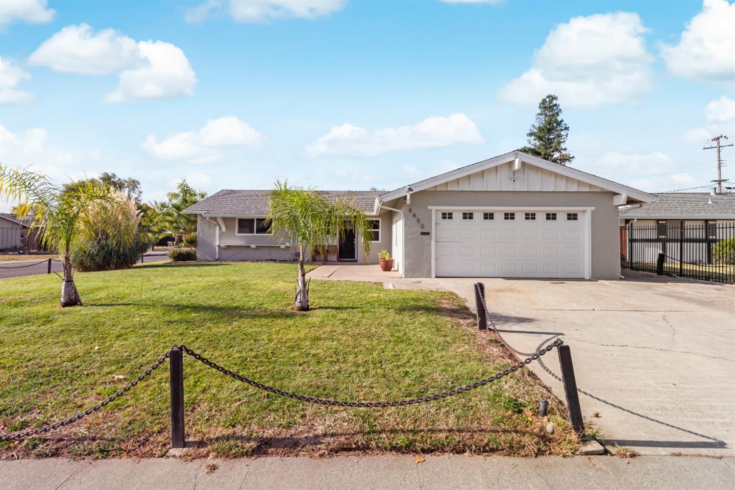 Detail Gallery Image 2 of 33 For 6650 47th St, Sacramento,  CA 95823 - 3 Beds | 2 Baths