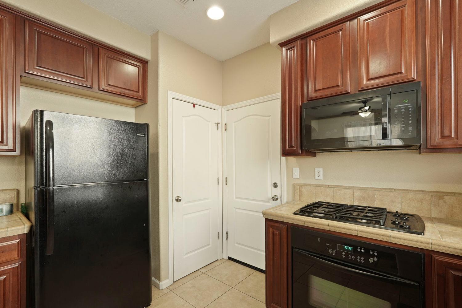 Detail Gallery Image 20 of 43 For 441 San Pietro Ln, Lodi,  CA 95240 - 3 Beds | 2/1 Baths