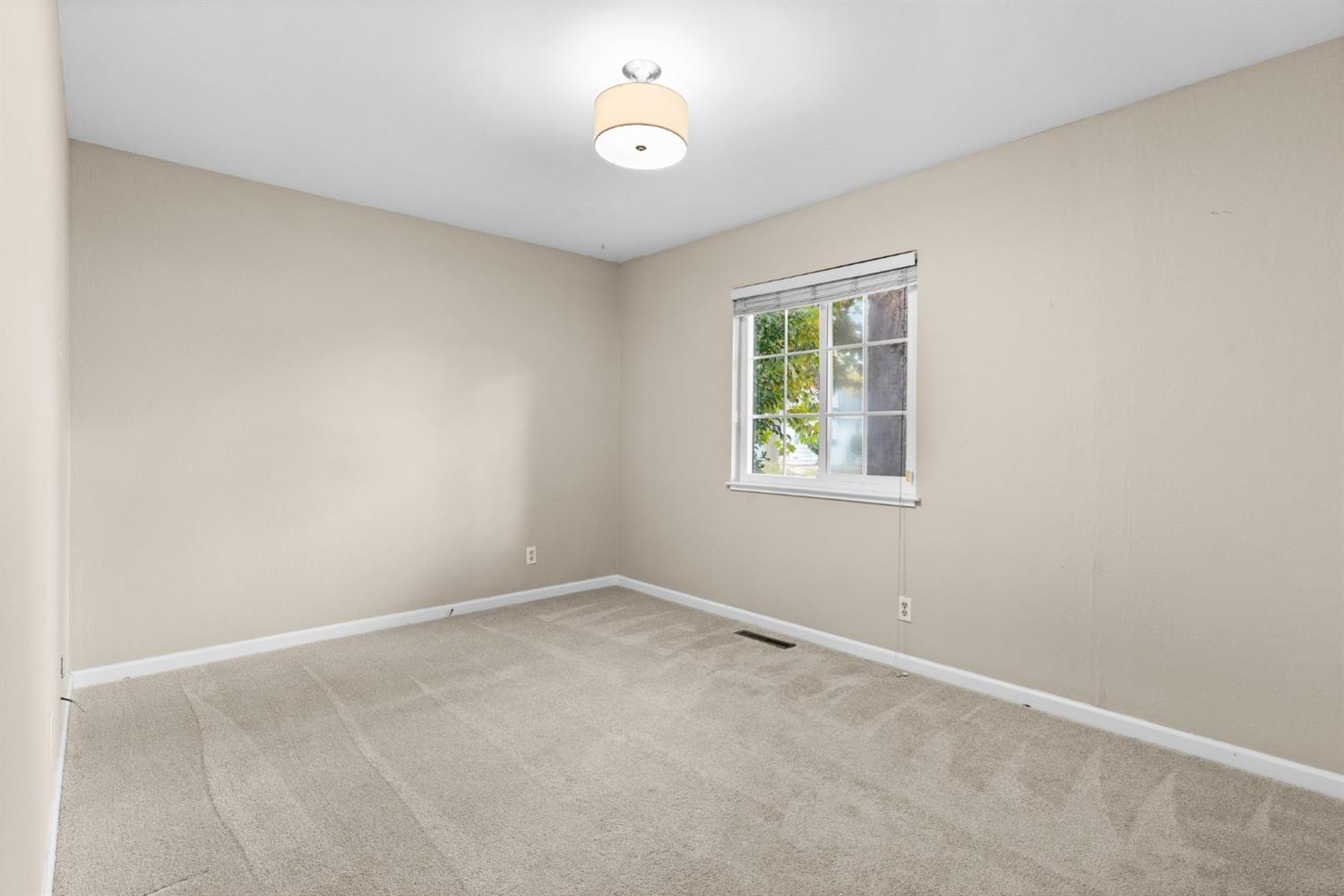 Detail Gallery Image 21 of 38 For 3700 Sheridan Ct, Concord,  CA 94518 - 4 Beds | 2/1 Baths