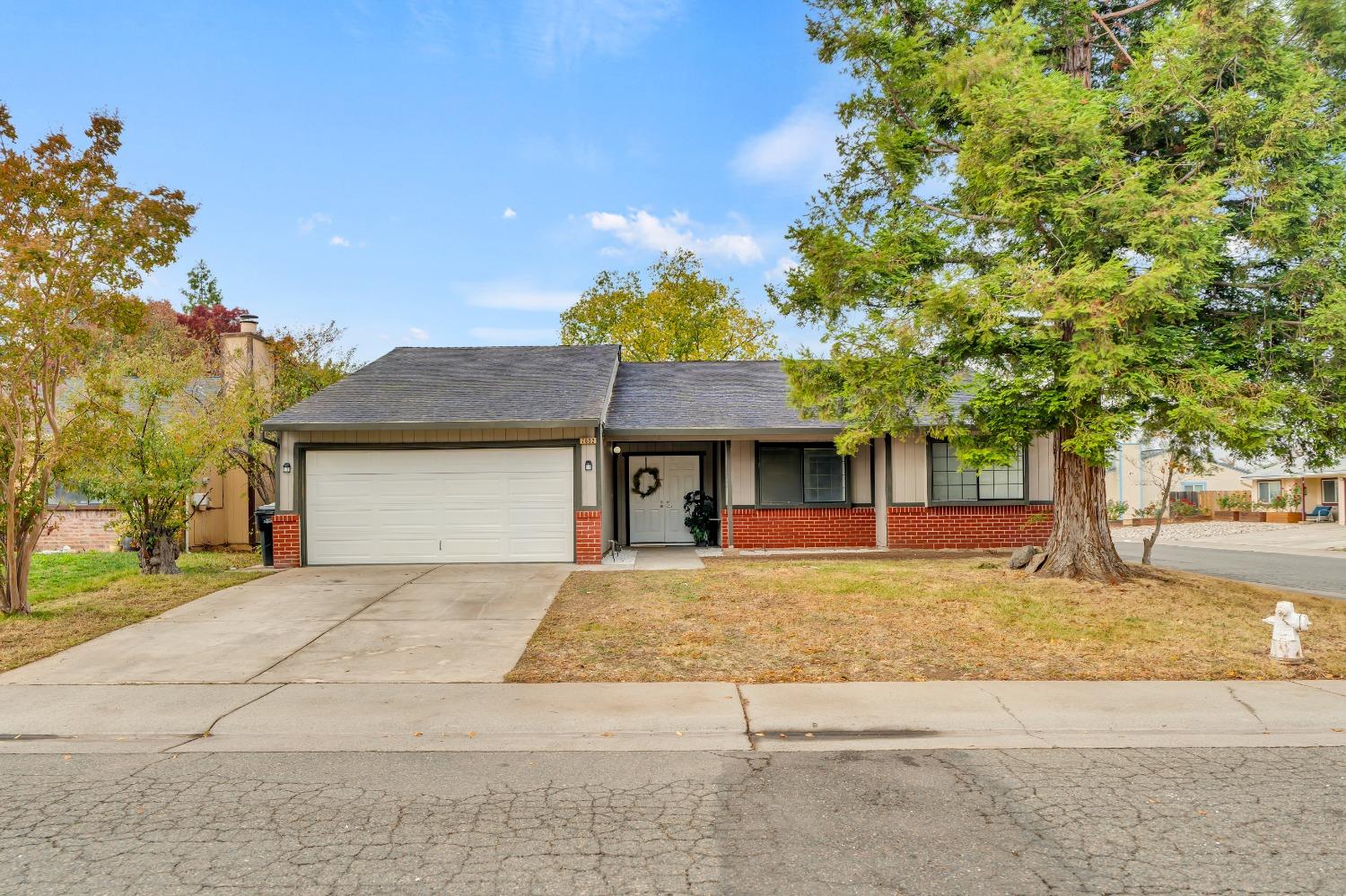 Detail Gallery Image 7 of 62 For 7652 Pheasant Down Way, Sacramento,  CA 95828 - 4 Beds | 2 Baths