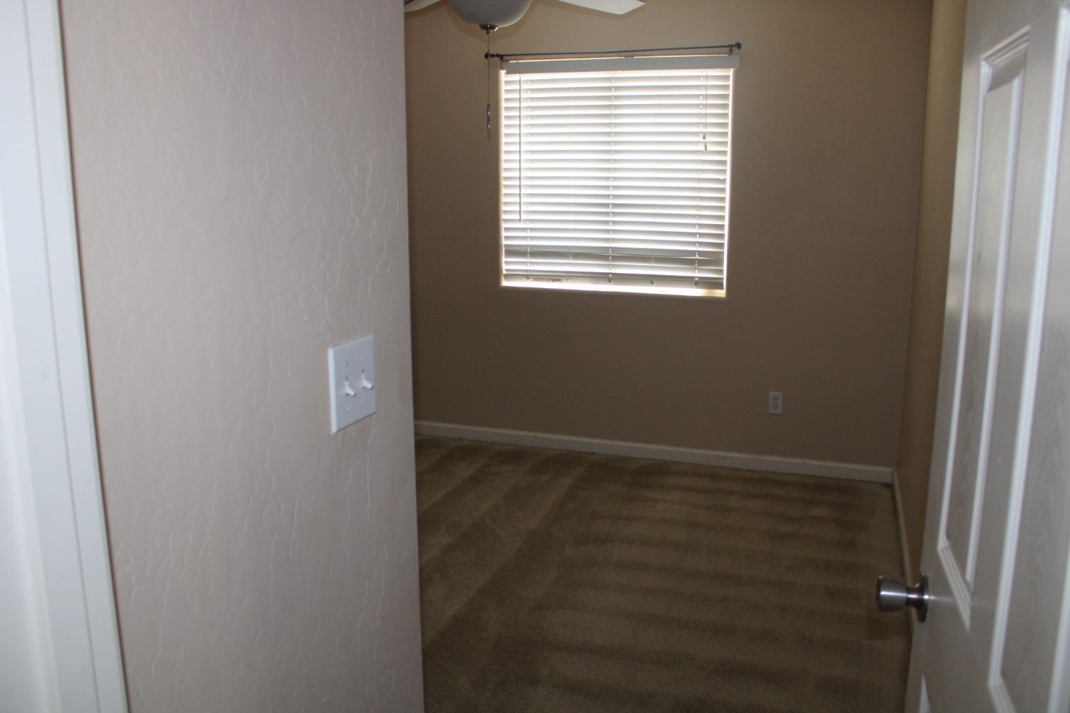 Detail Gallery Image 31 of 42 For 5801 W Dayton Ave, Fresno,  CA 93722 - 4 Beds | 2/1 Baths