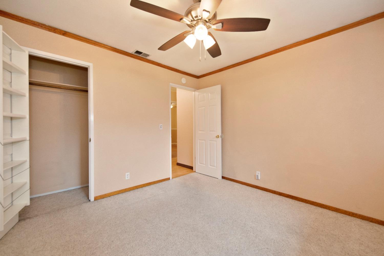 Detail Gallery Image 11 of 27 For 9677 Mardelle Way, Elk Grove,  CA 95624 - 3 Beds | 1/1 Baths