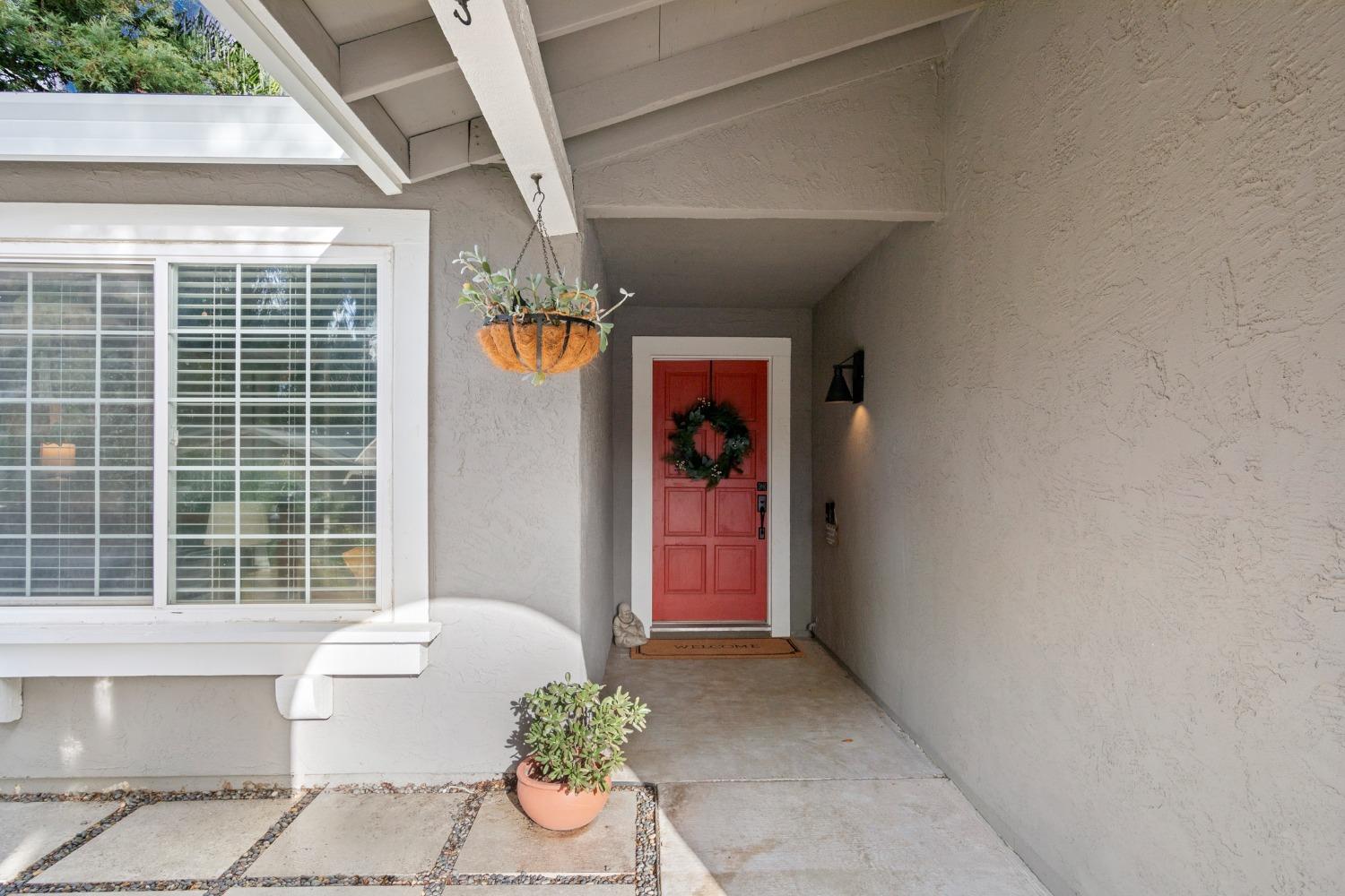 Detail Gallery Image 6 of 45 For 9236 Caspiane Way, Sacramento,  CA 95826 - 3 Beds | 2 Baths