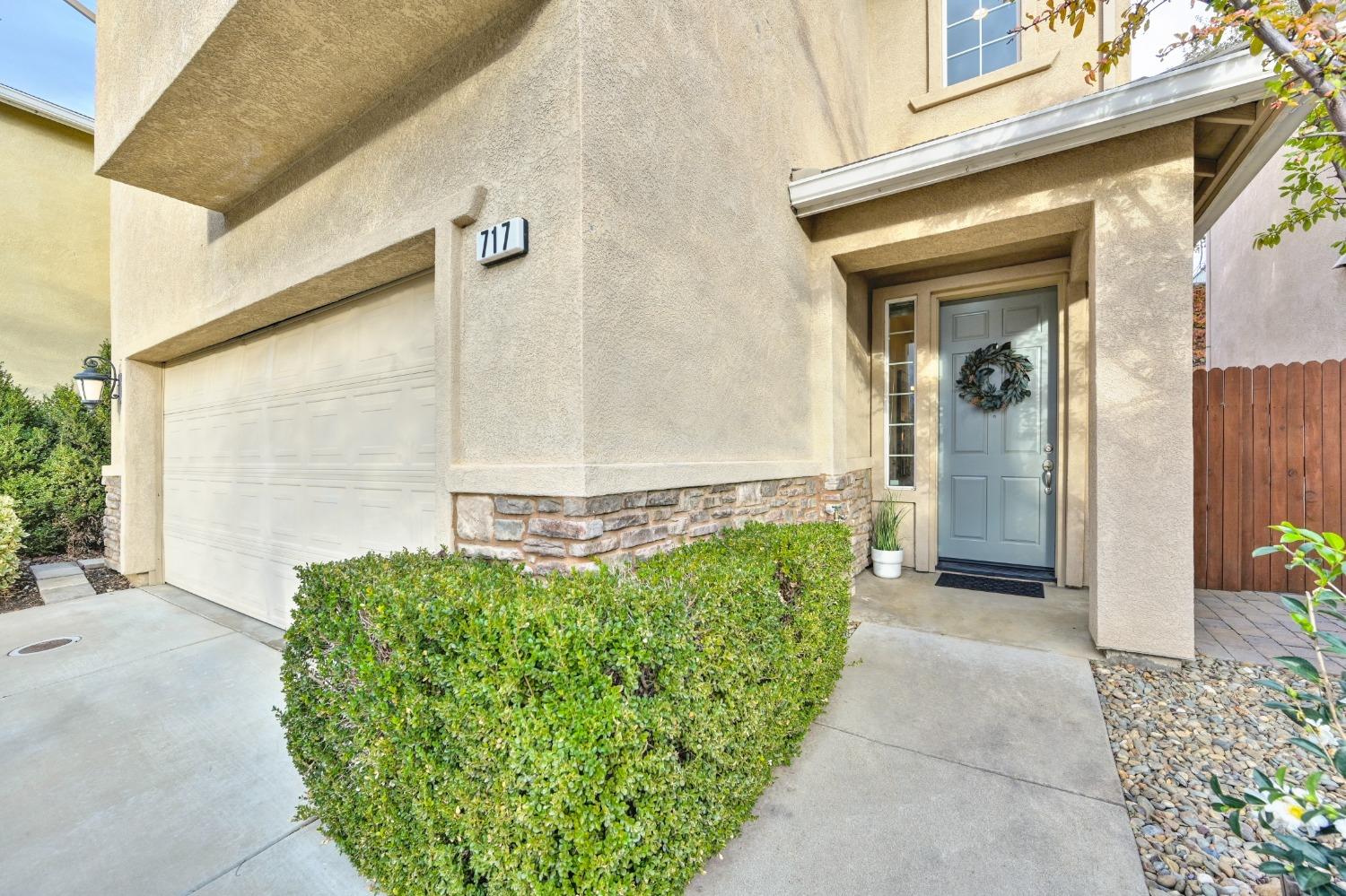 Detail Gallery Image 5 of 63 For 717 Loomis Cir, Folsom,  CA 95630 - 3 Beds | 2/1 Baths