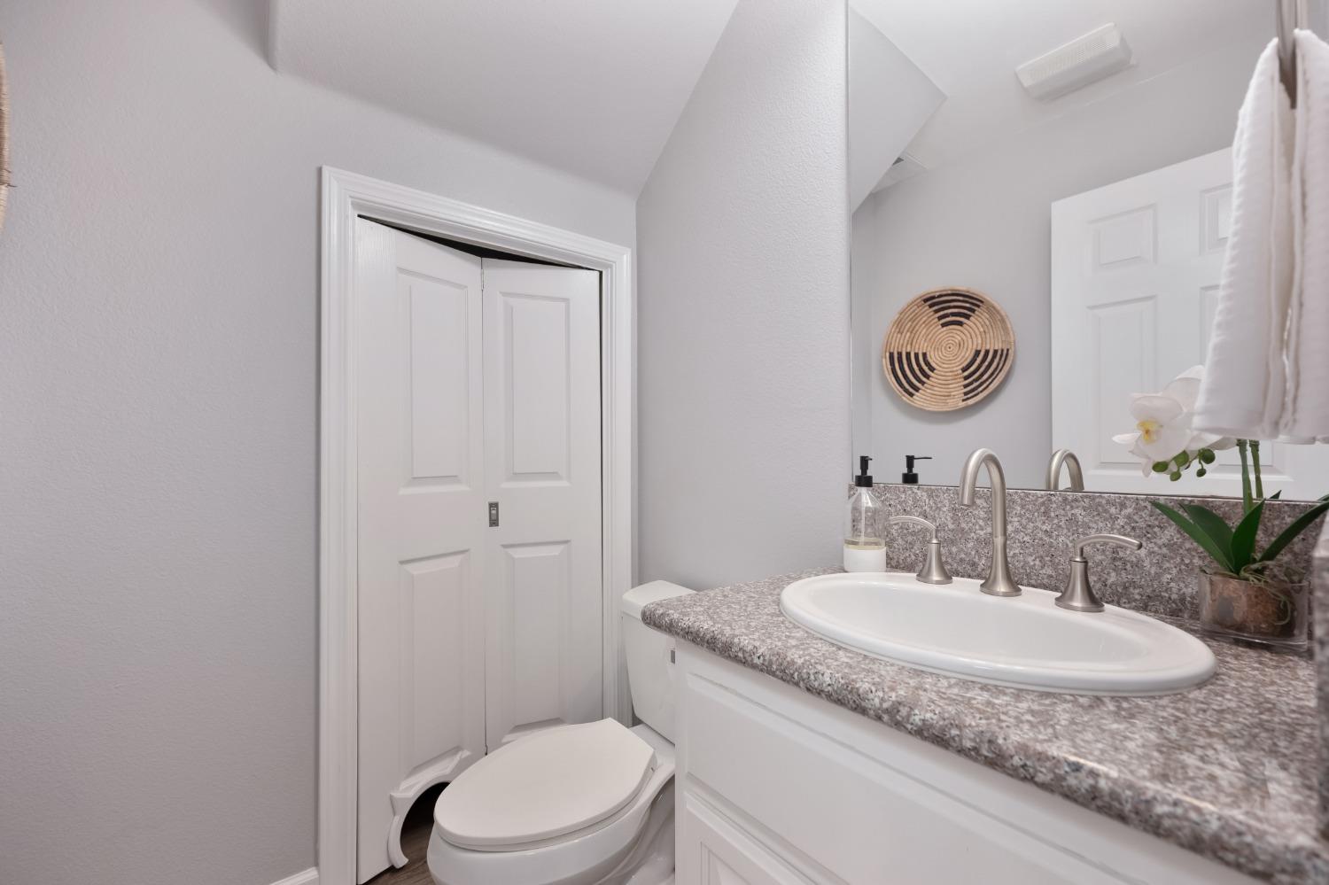 Detail Gallery Image 24 of 63 For 717 Loomis Cir, Folsom,  CA 95630 - 3 Beds | 2/1 Baths