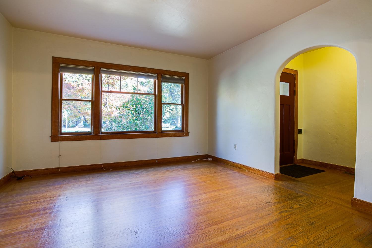 Detail Gallery Image 6 of 34 For 4124 T St, Sacramento,  CA 95819 - 2 Beds | 2 Baths