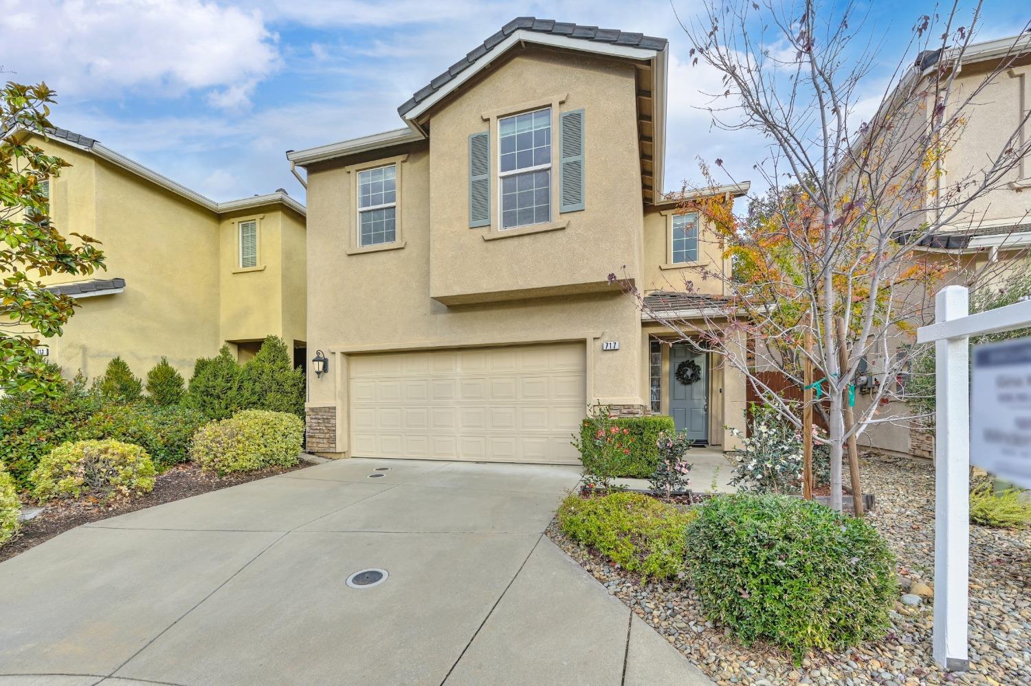 Detail Gallery Image 3 of 63 For 717 Loomis Cir, Folsom,  CA 95630 - 3 Beds | 2/1 Baths