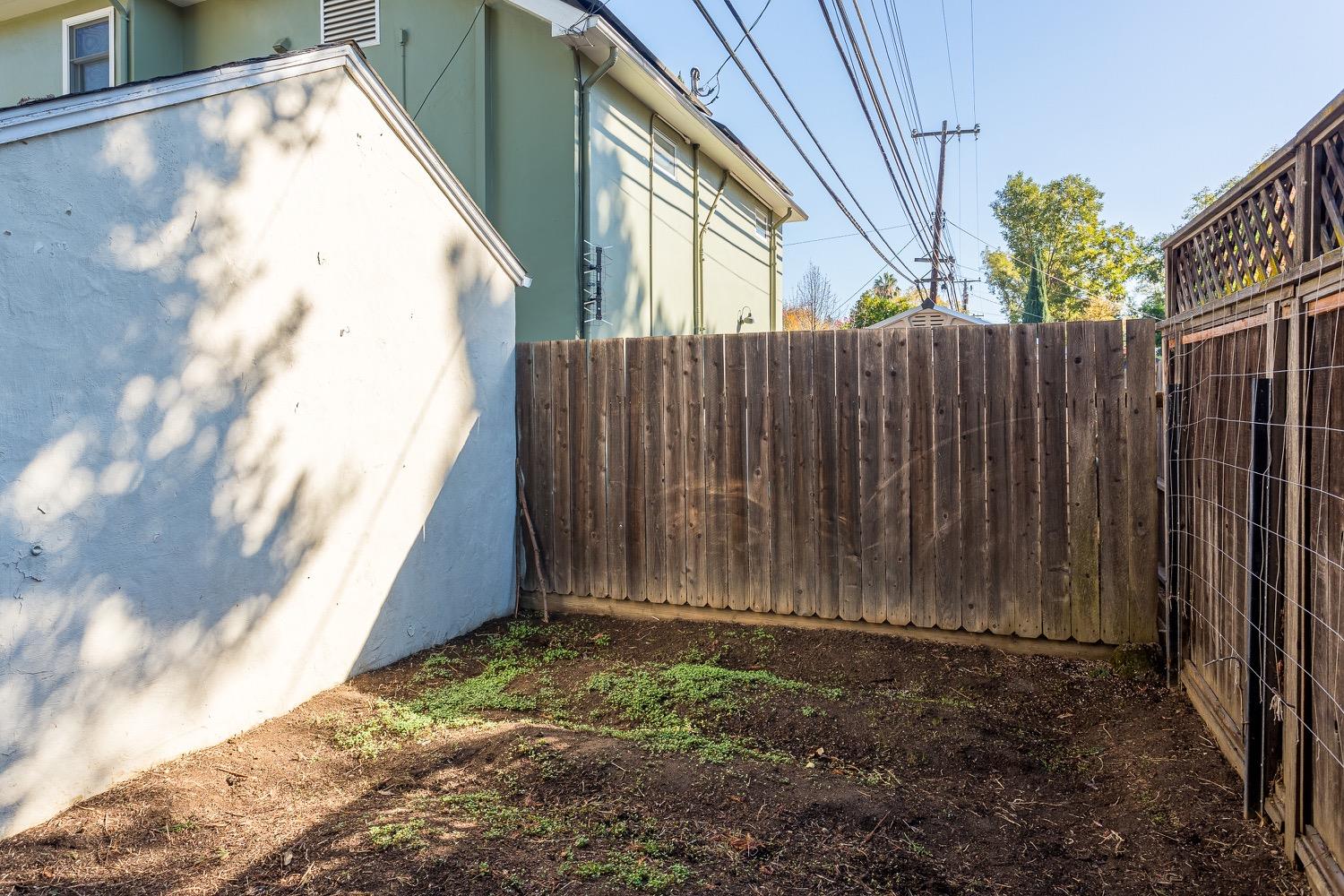 Detail Gallery Image 30 of 34 For 4124 T St, Sacramento,  CA 95819 - 2 Beds | 2 Baths