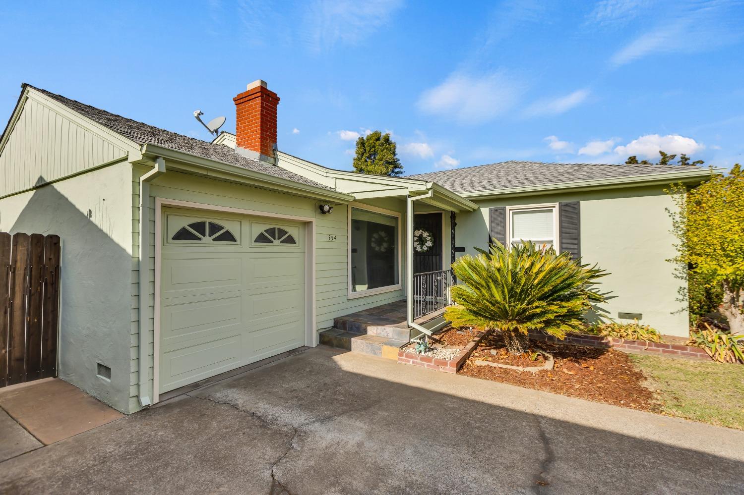 Detail Gallery Image 3 of 42 For 354 Lagomarsino Way, Sacramento,  CA 95819 - 3 Beds | 1 Baths