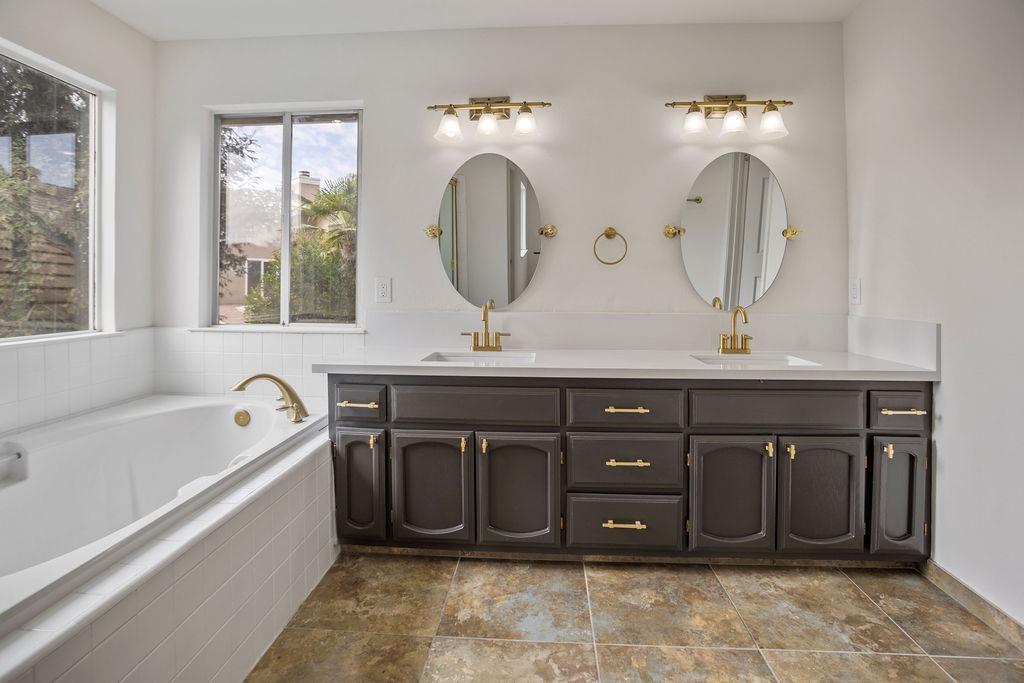 Detail Gallery Image 8 of 31 For 1158 Ensenada Ct, Merced,  CA 95348 - 4 Beds | 2/1 Baths