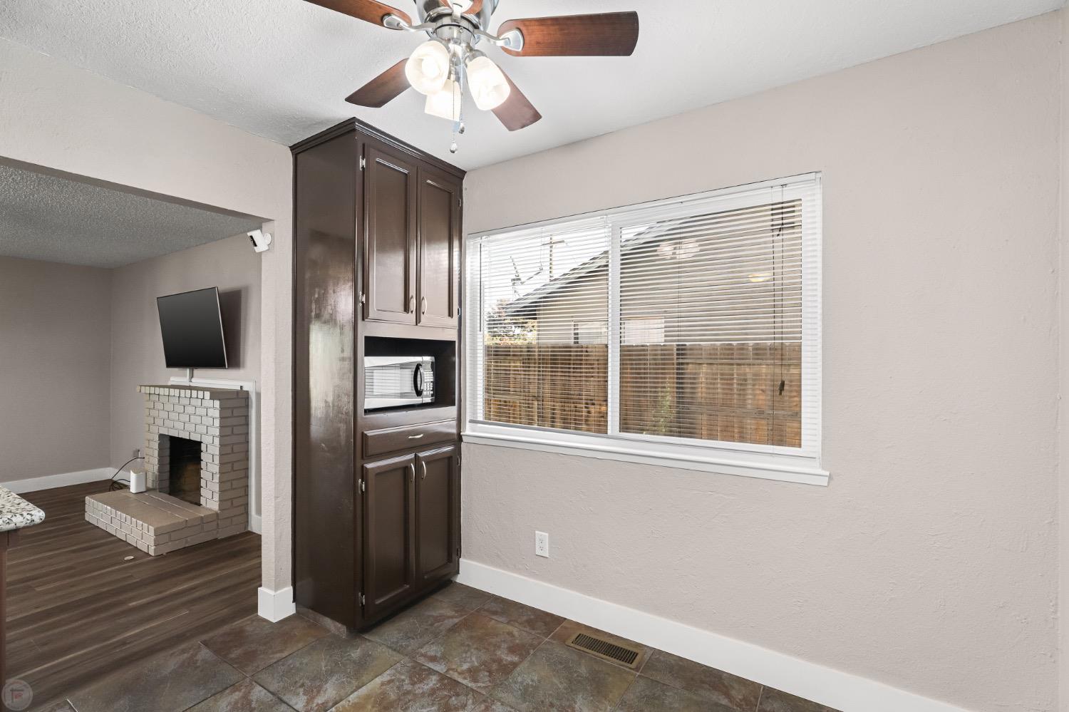 Detail Gallery Image 18 of 44 For 1541 Golden Gate Dr, Modesto,  CA 95350 - 3 Beds | 2 Baths