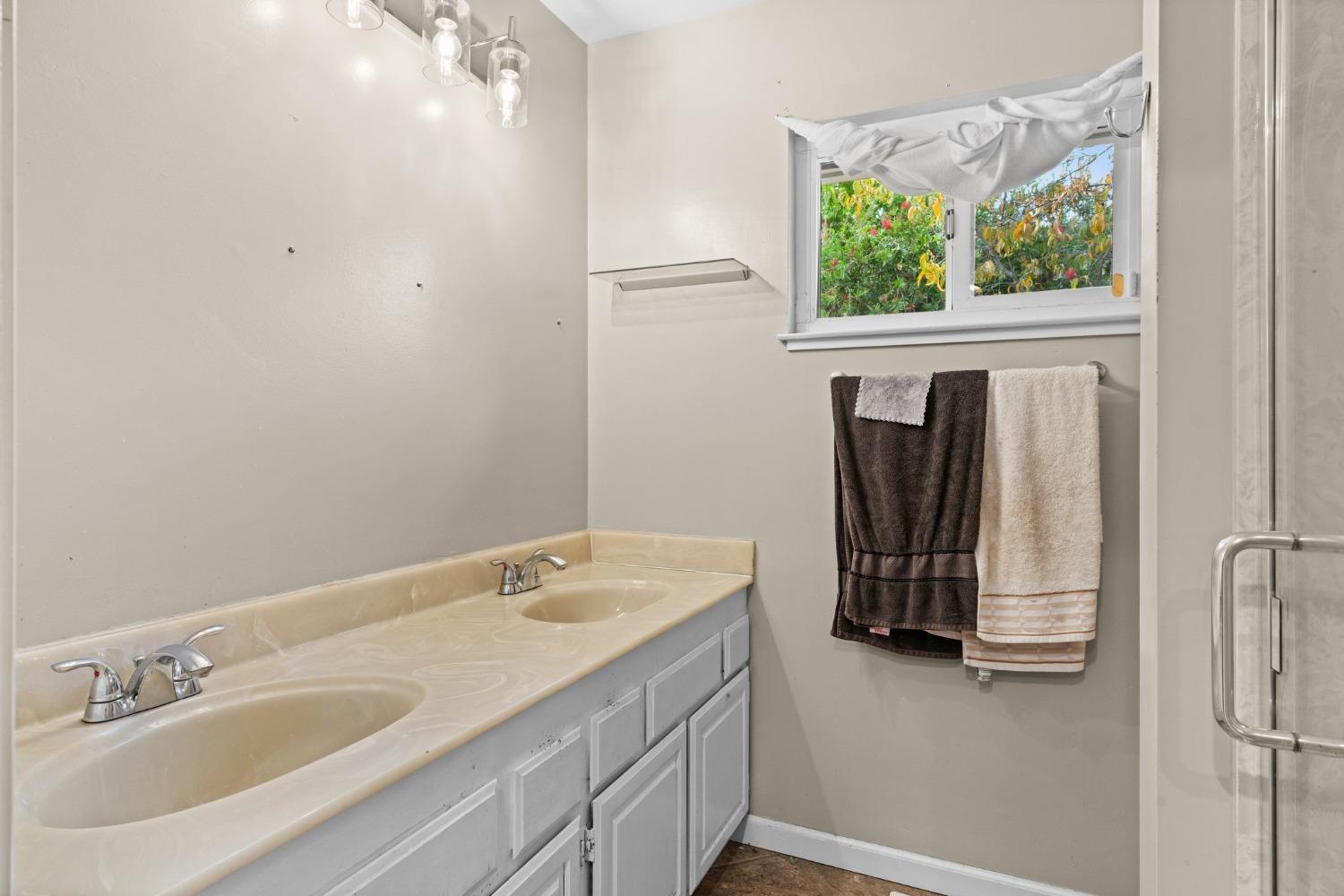 Detail Gallery Image 29 of 38 For 3700 Sheridan Ct, Concord,  CA 94518 - 4 Beds | 2/1 Baths