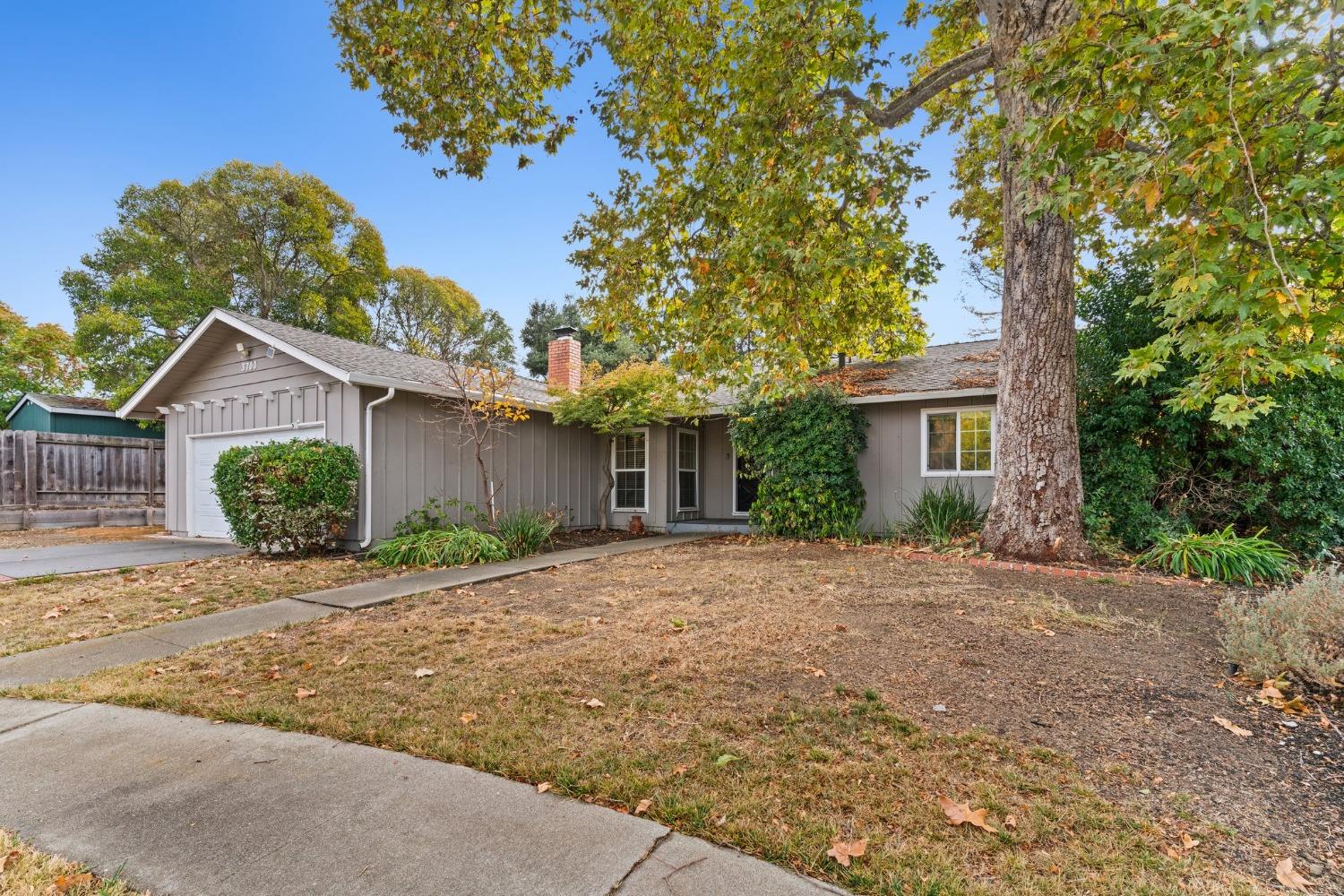 Detail Gallery Image 3 of 38 For 3700 Sheridan Ct, Concord,  CA 94518 - 4 Beds | 2/1 Baths