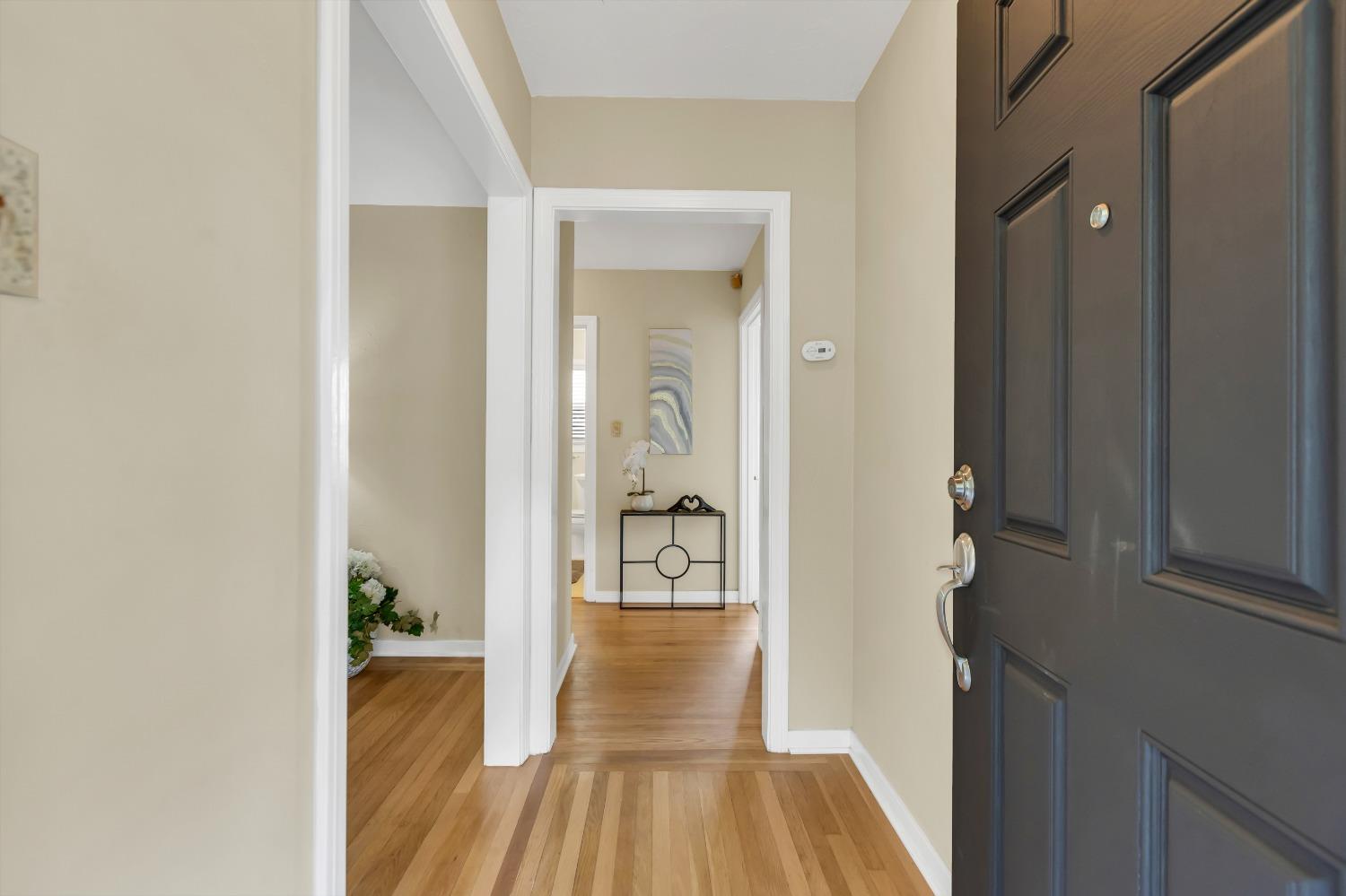 Detail Gallery Image 5 of 42 For 354 Lagomarsino Way, Sacramento,  CA 95819 - 3 Beds | 1 Baths