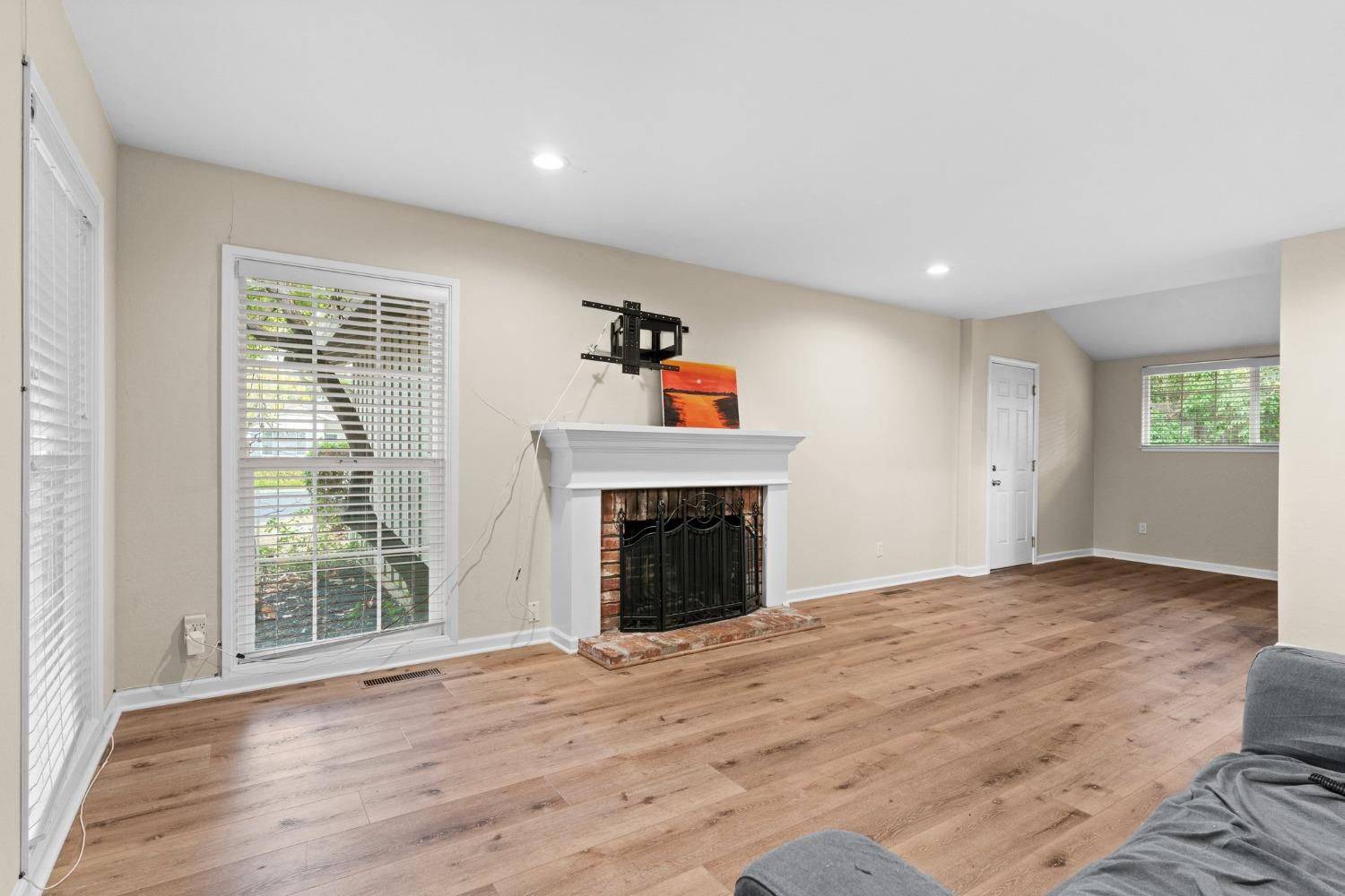 Detail Gallery Image 7 of 38 For 3700 Sheridan Ct, Concord,  CA 94518 - 4 Beds | 2/1 Baths