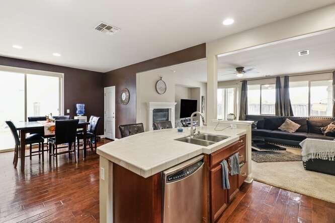 Detail Gallery Image 19 of 41 For 3290 Pillsbury Rd, West Sacramento,  CA 95691 - 4 Beds | 2/1 Baths