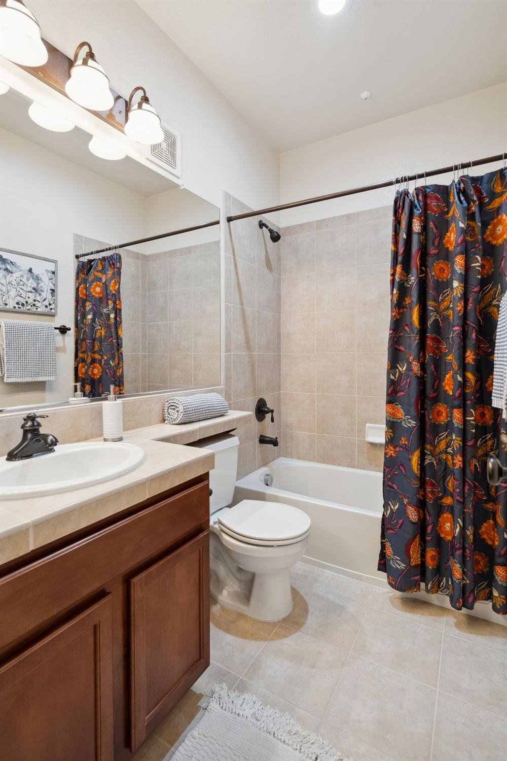 Detail Gallery Image 18 of 34 For 427 Anchor Ln #105,  West Sacramento,  CA 95605 - 3 Beds | 2/1 Baths