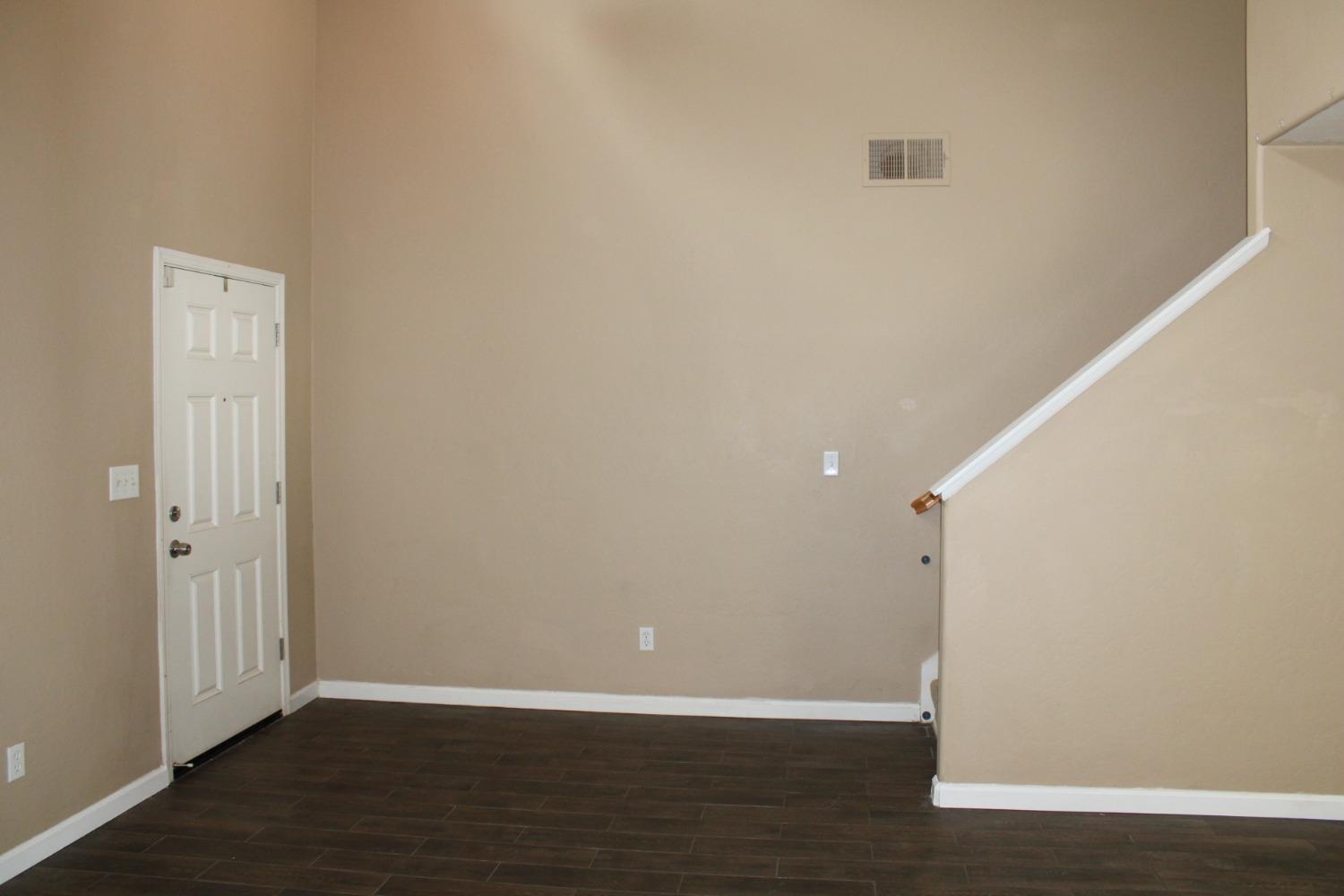 Detail Gallery Image 6 of 42 For 5801 W Dayton Ave, Fresno,  CA 93722 - 4 Beds | 2/1 Baths