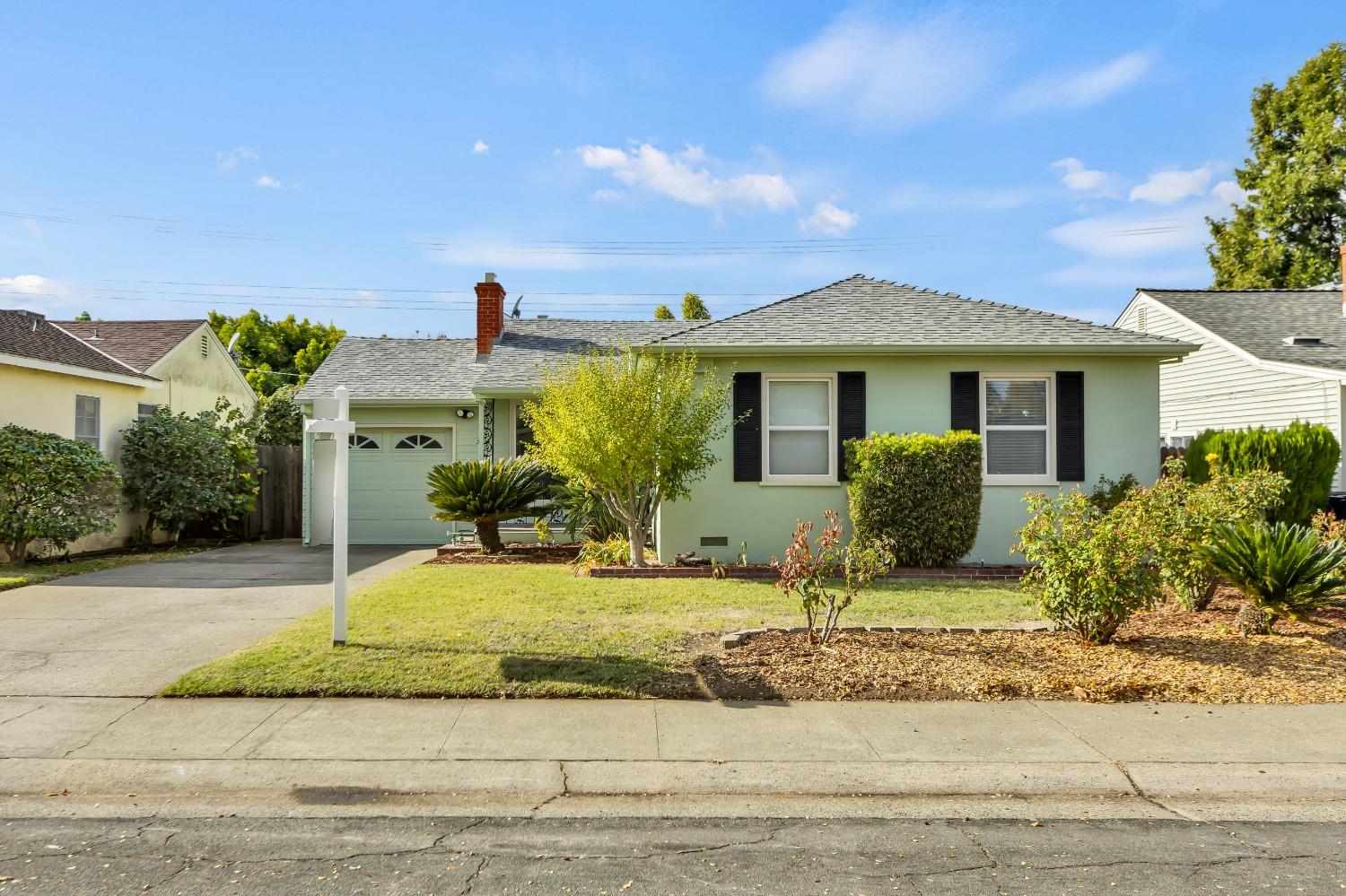 Detail Gallery Image 1 of 42 For 354 Lagomarsino Way, Sacramento,  CA 95819 - 3 Beds | 1 Baths