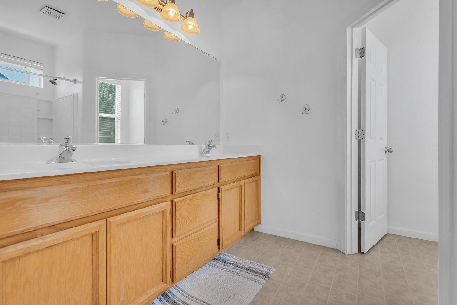 Detail Gallery Image 21 of 45 For 8879 Wheelton Rd, Elk Grove,  CA 95624 - 3 Beds | 2/1 Baths