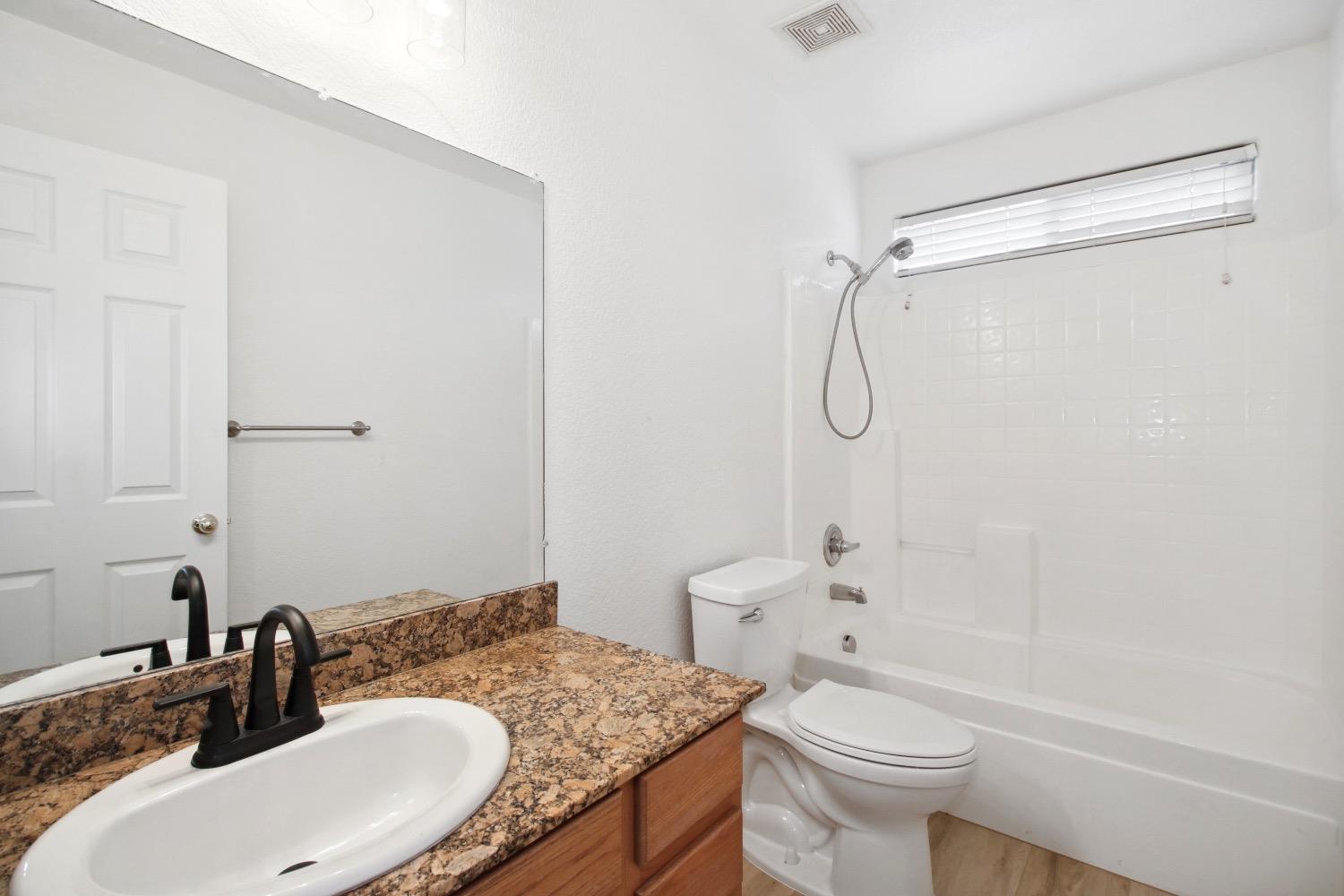 Detail Gallery Image 33 of 44 For 937 Devonshire Ln, Lincoln,  CA 95648 - 3 Beds | 2/1 Baths