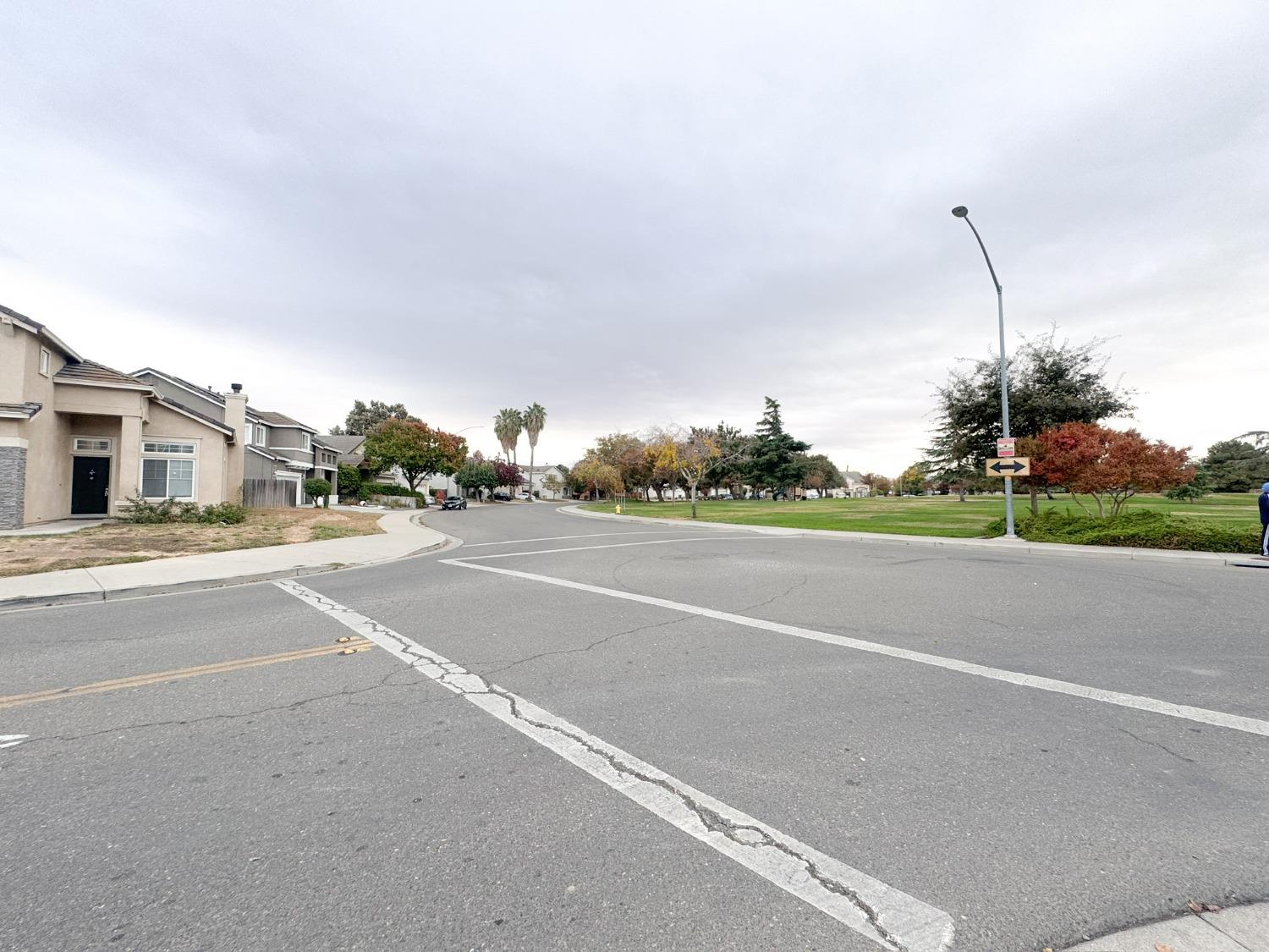 Detail Gallery Image 40 of 40 For 1666 Countrywood Ln, Tracy,  CA 95376 - 3 Beds | 2/1 Baths