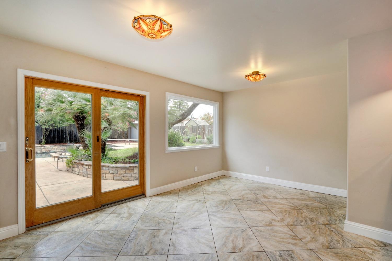 Detail Gallery Image 20 of 79 For 5000 Buena Vista Ave, Fair Oaks,  CA 95628 - 3 Beds | 3/1 Baths