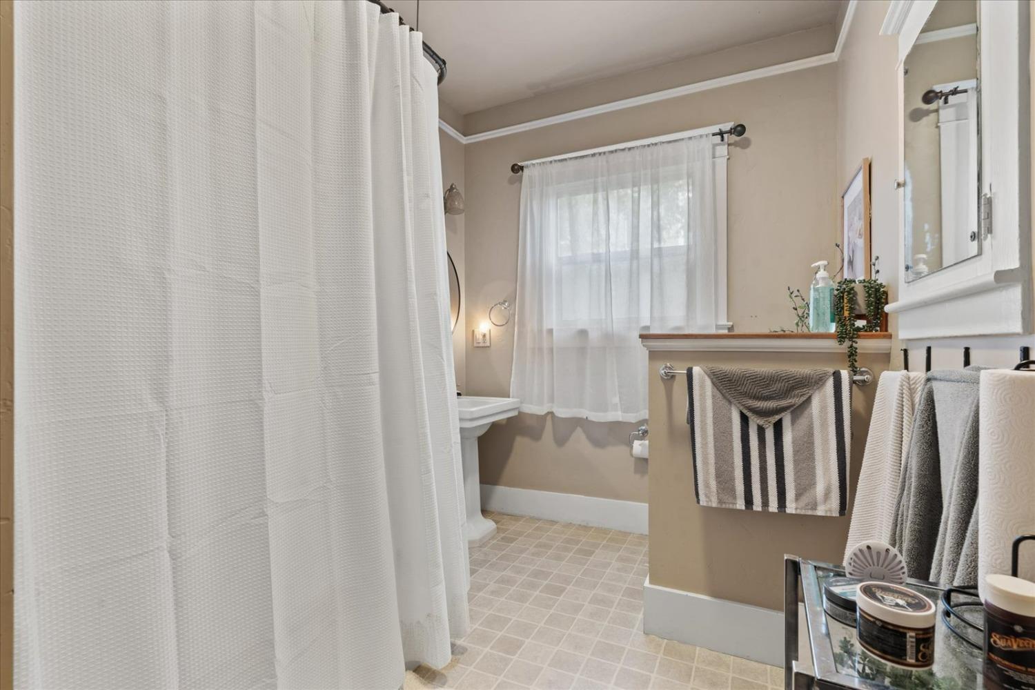 Detail Gallery Image 44 of 72 For 373 2nd St, Yuba City,  CA 95991 - 3 Beds | 2 Baths