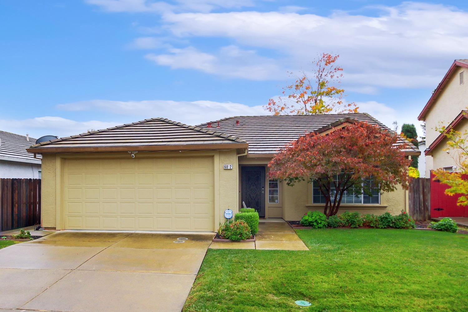 Detail Gallery Image 1 of 11 For 6812 Romanzo Way, Elk Grove,  CA 95758 - 3 Beds | 2 Baths