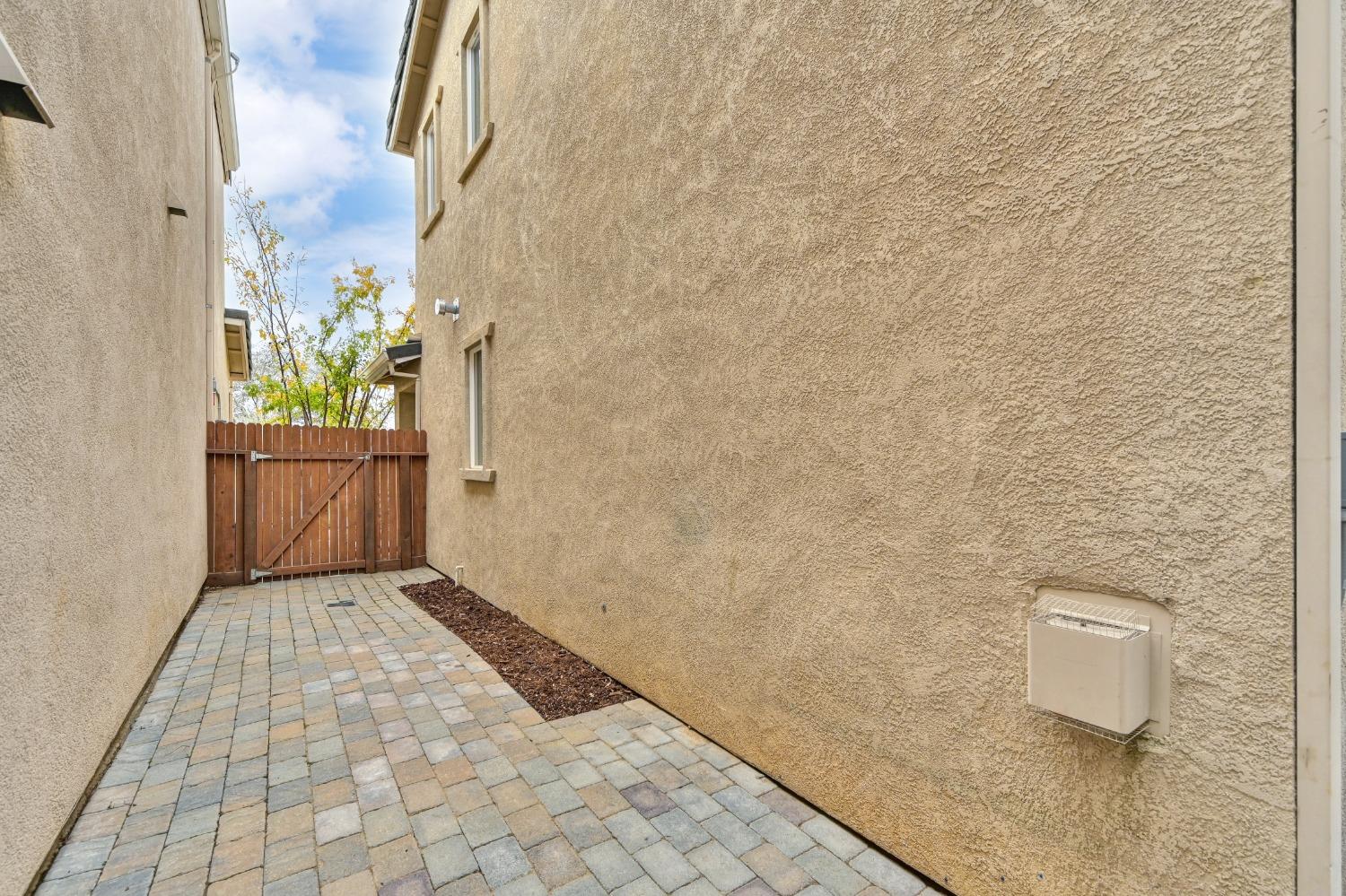 Detail Gallery Image 62 of 63 For 717 Loomis Cir, Folsom,  CA 95630 - 3 Beds | 2/1 Baths